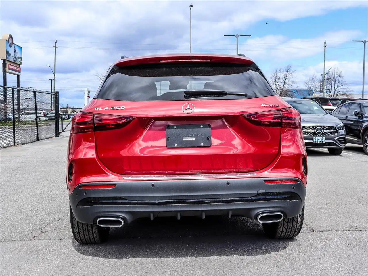 Mercedes-Benz GLA снимка Mercedes-Benz GLA