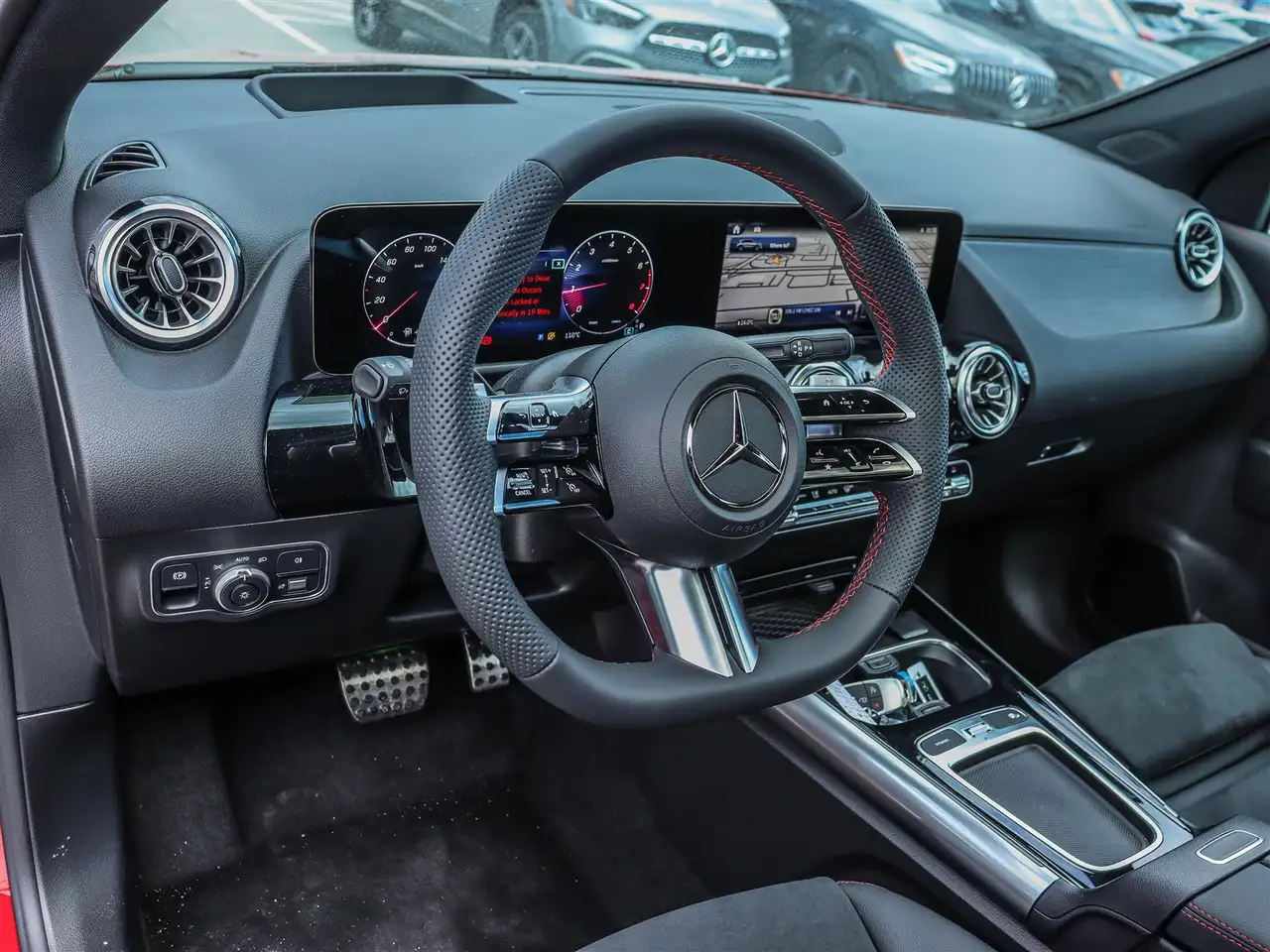Mercedes-Benz GLA снимка Mercedes-Benz GLA