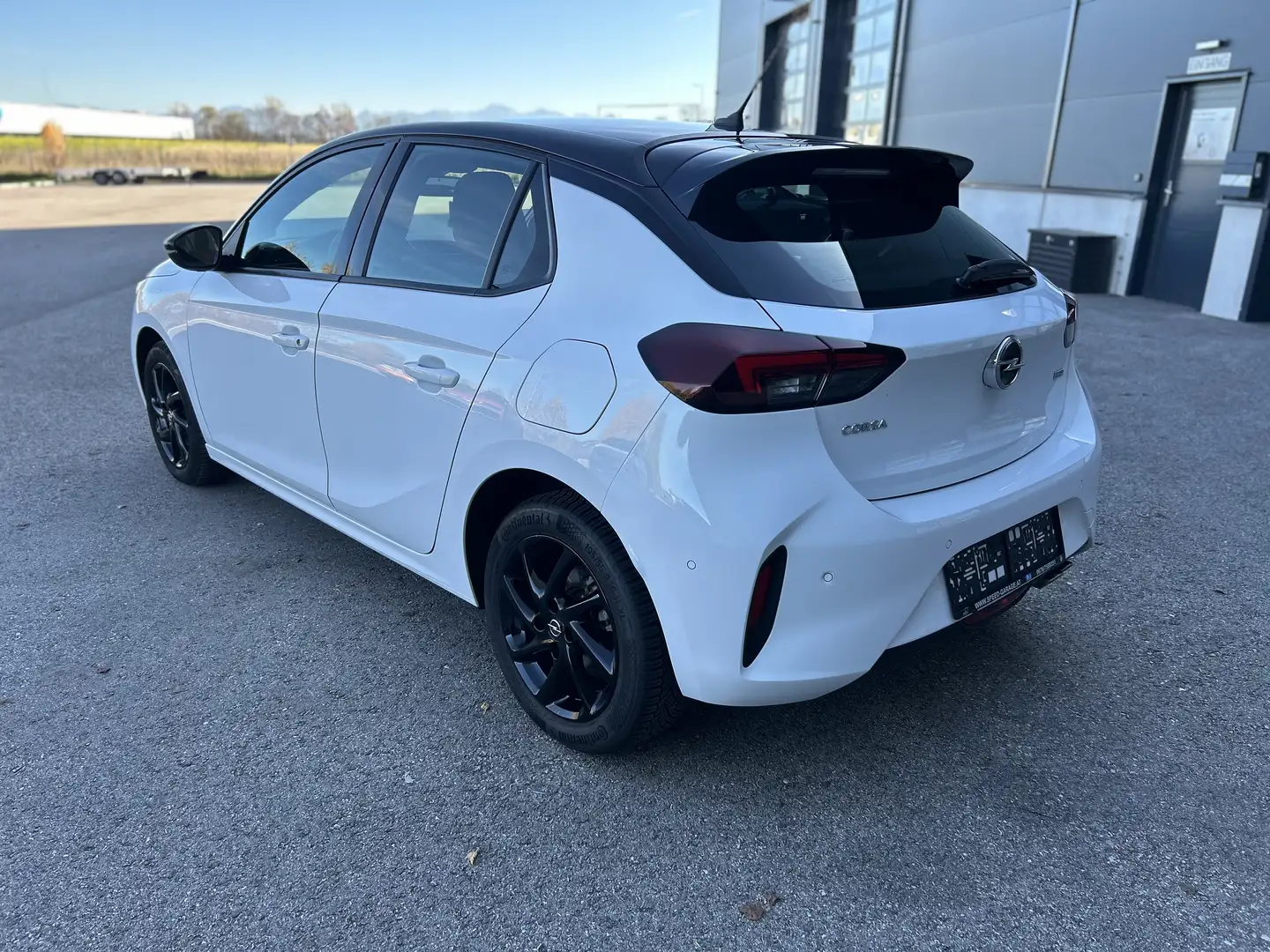 Opel Corsa 1.2l Turbo, Corsa GS, 8 Gang Aut., SERVICE NEU ! Weiß - 2