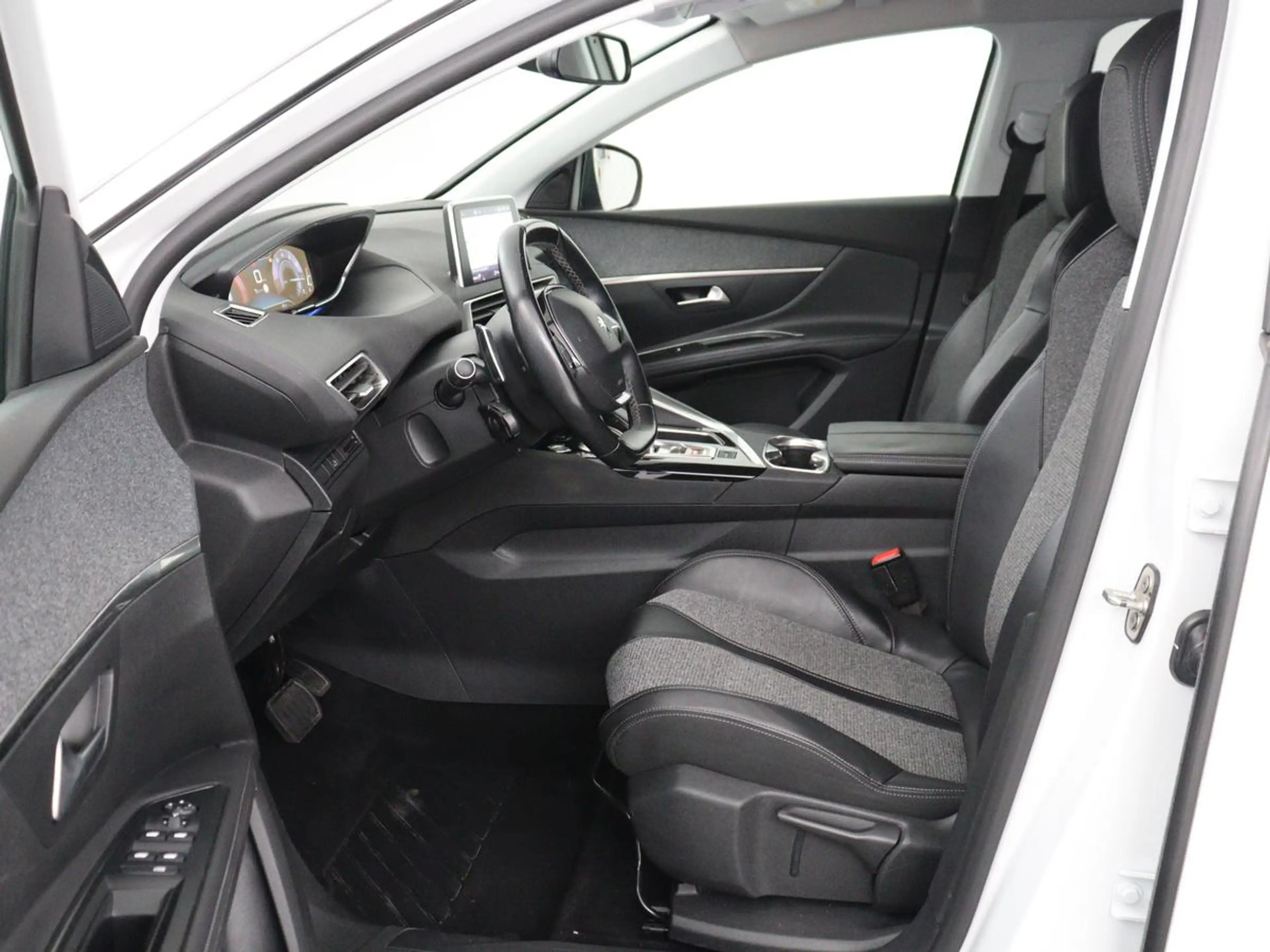 Peugeot 5008 1.2 PureTech Allure | 7p | Trekhaak | Carplay | Ca — photo 4