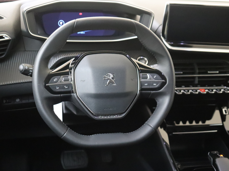 Peugeot e-2008 EV Allure Pack 50 kWh — photo 6