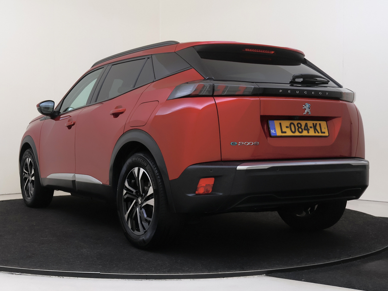 Peugeot e-2008 EV Allure Pack 50 kWh — photo 4