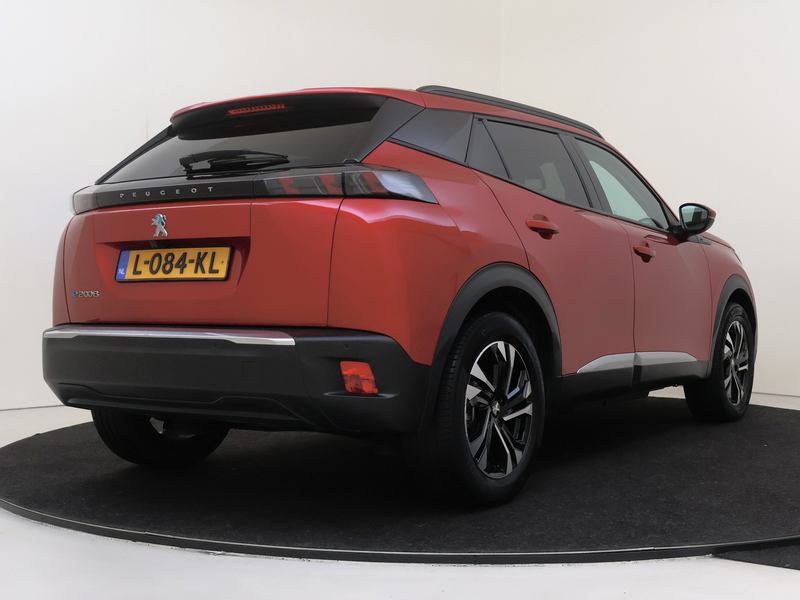 Peugeot e-2008 EV Allure Pack 50 kWh — photo 11
