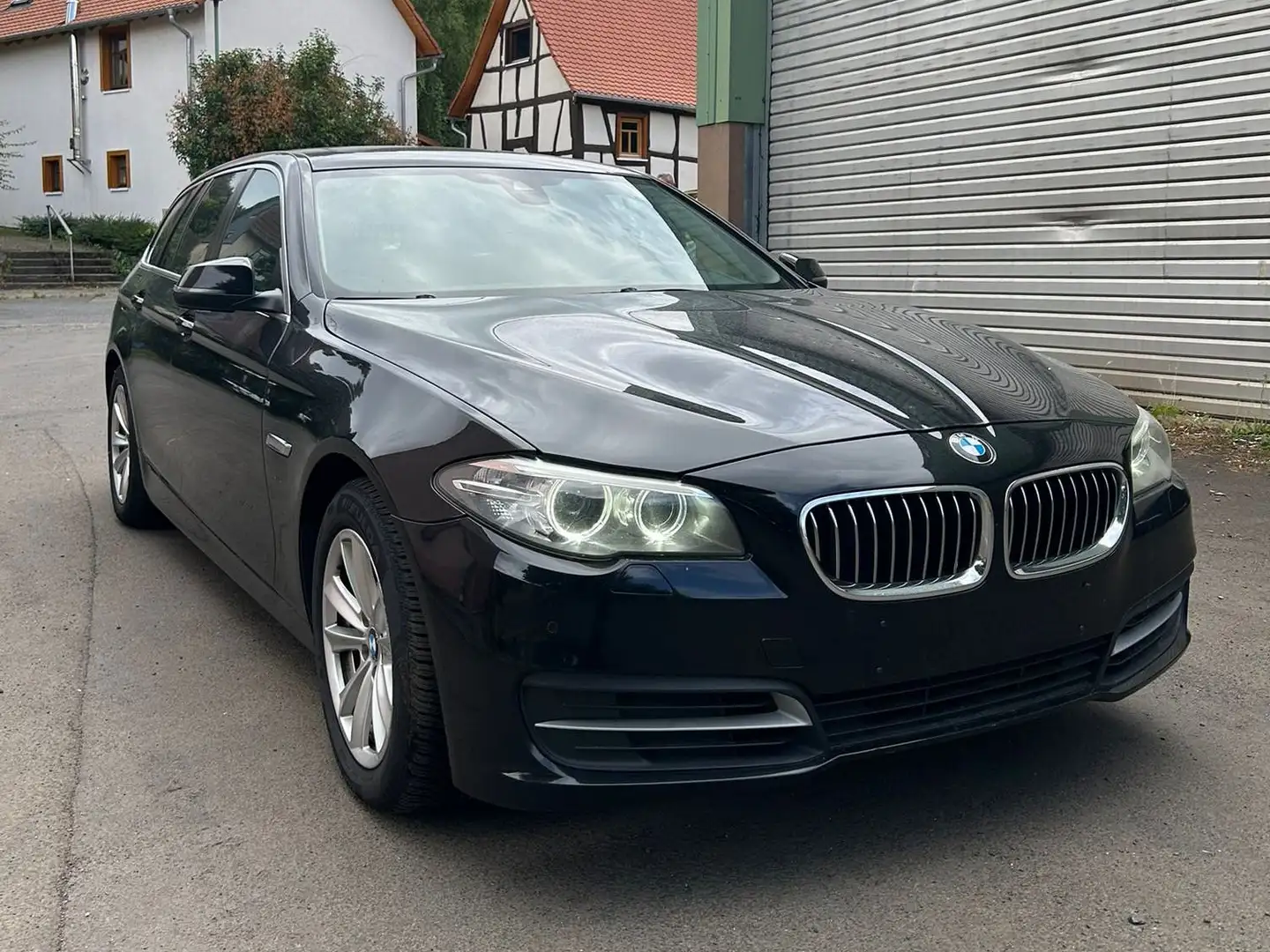 BMW 530 530d Touring Aut. Noir - 1