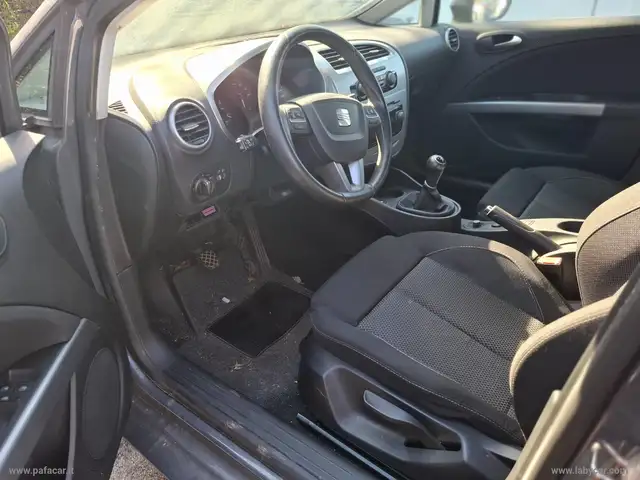 Seat Leon view 5