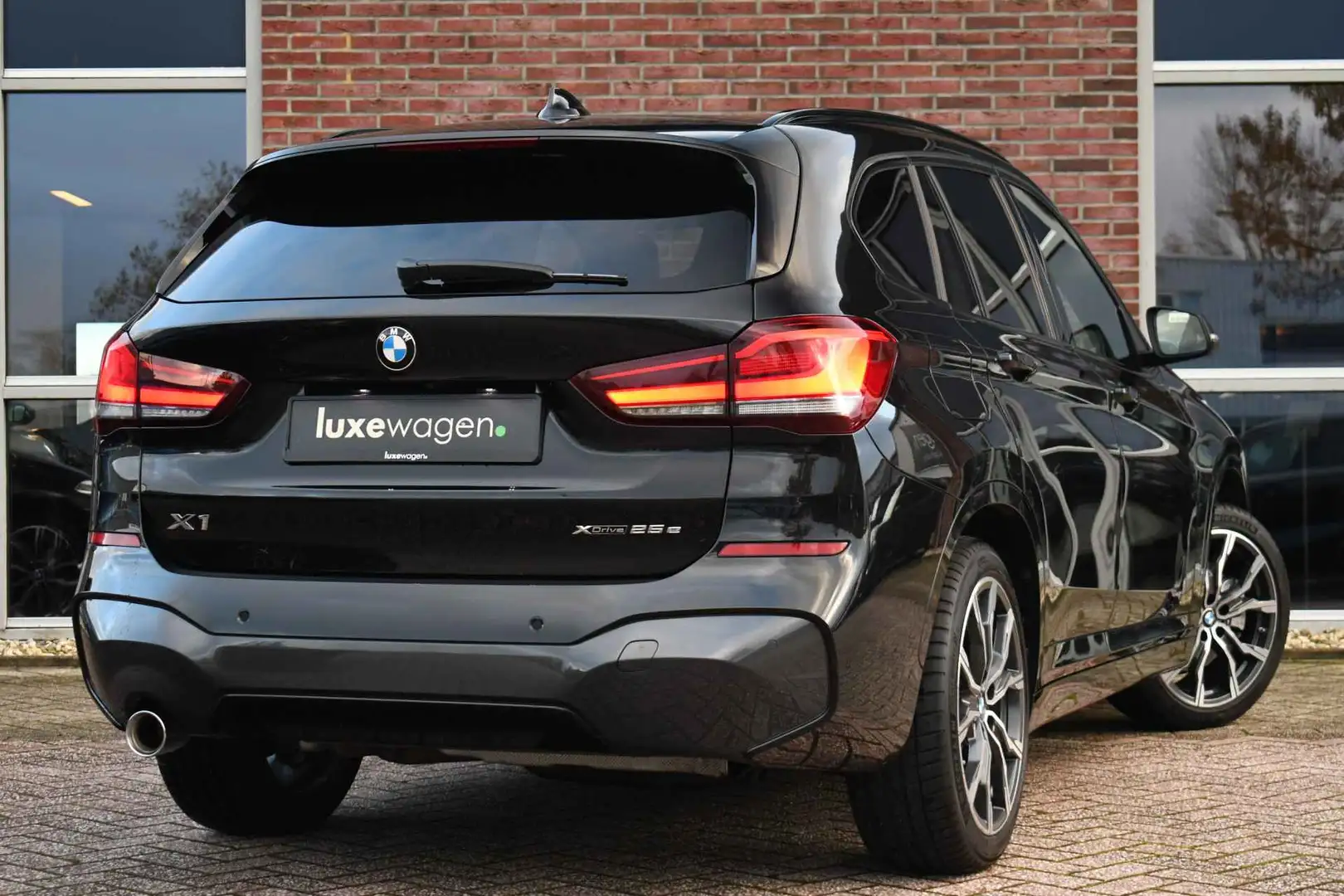 BMW X1 xDrive25e M-Sport Trekhaak 19inch DAB El-Klep Noir - 2