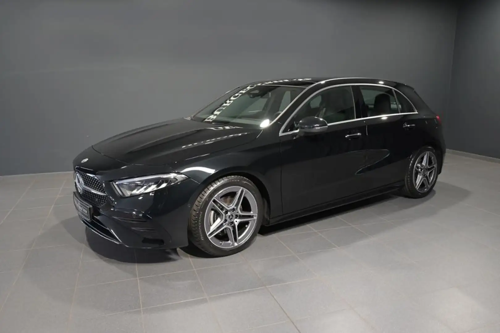 Mercedes-Benz A 200 AMG ADVANCED PLUS/PANO/KAMERA/LED/SHZ Fekete - 1