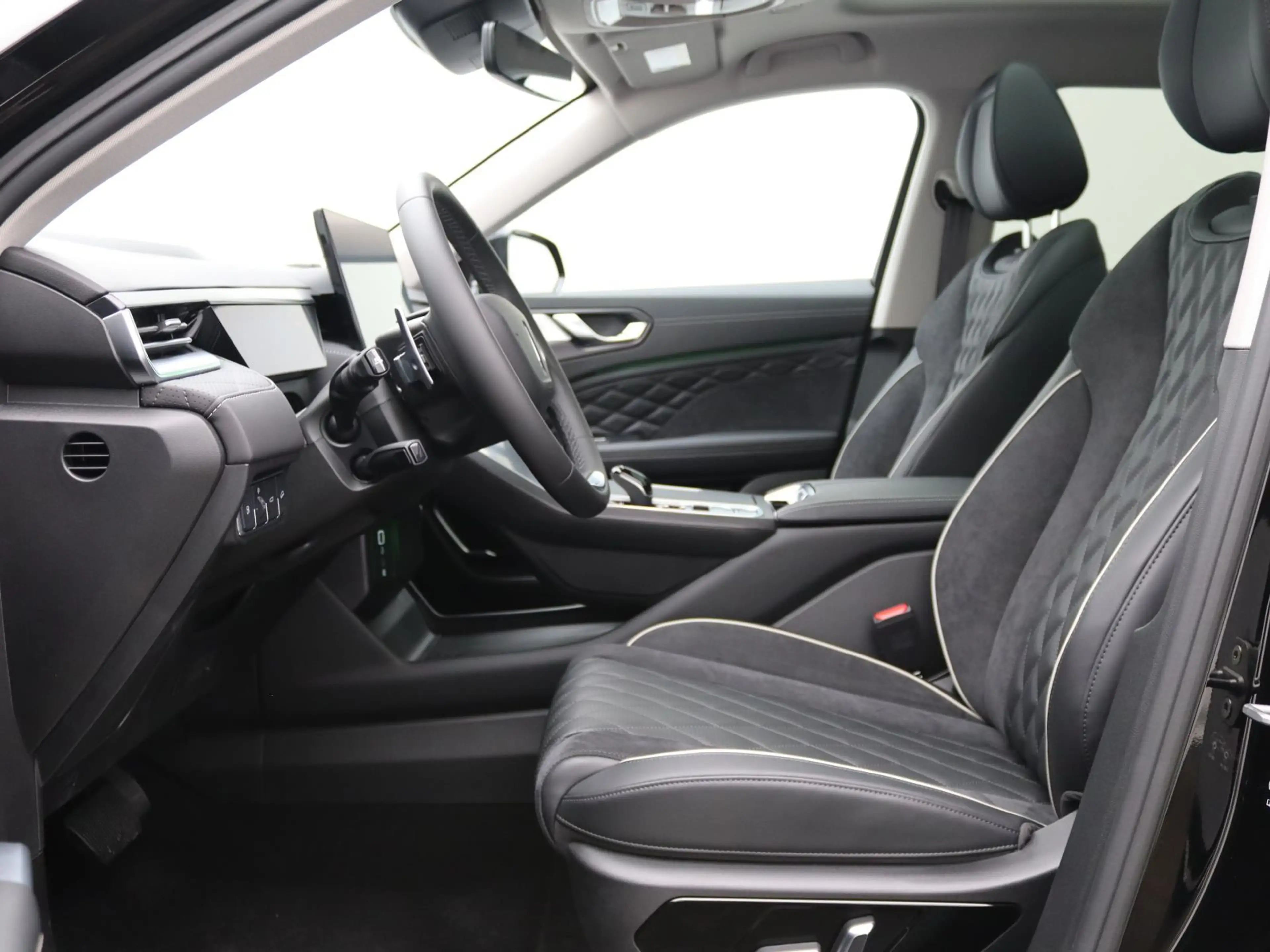 GWM WEY 03 Luxury 4WD/ ParkAssi, Navi, CarPlay, Pano — photo 9