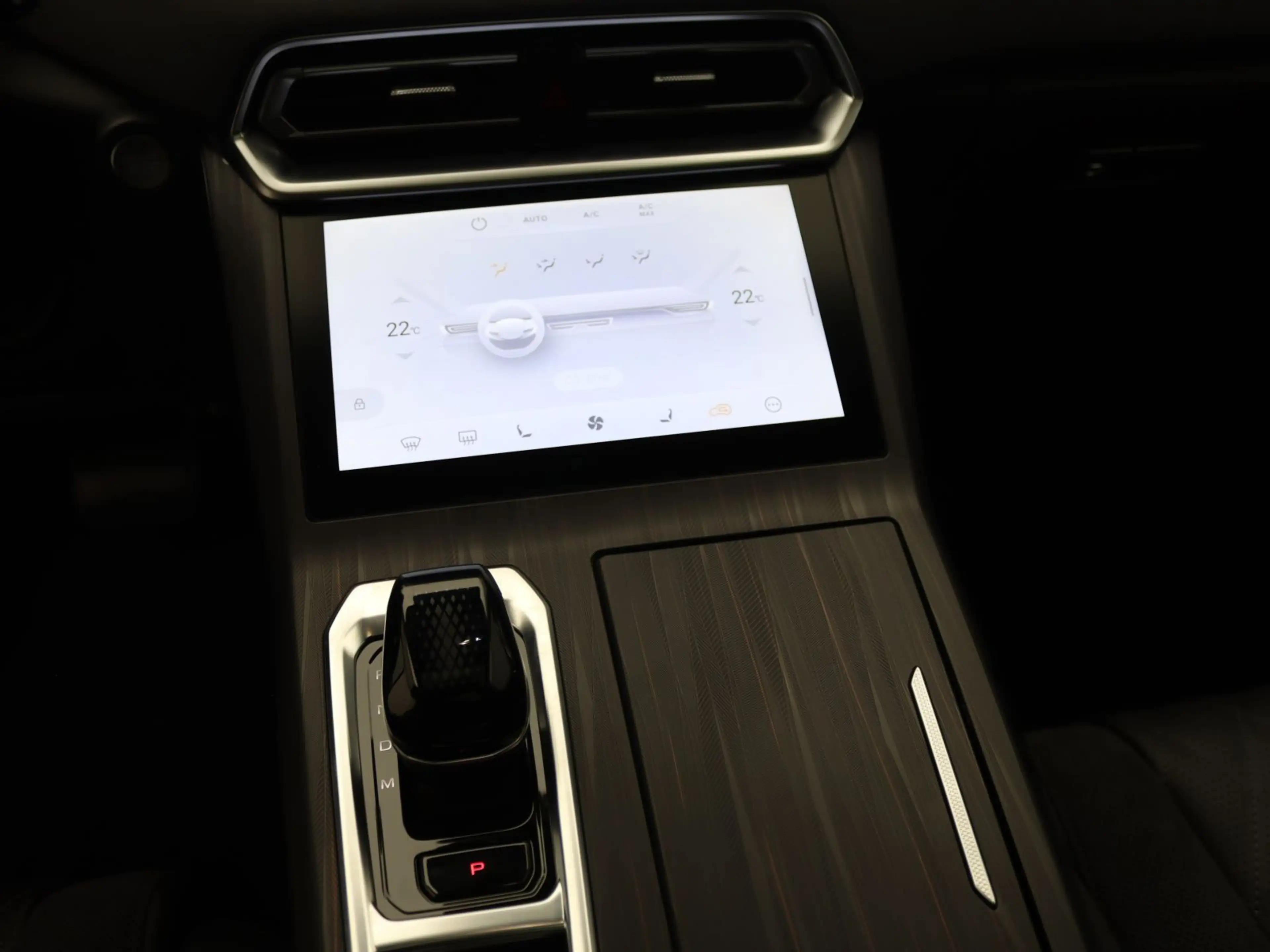 GWM WEY 03 Luxury 4WD/ ParkAssi, Navi, CarPlay, Pano — photo 13