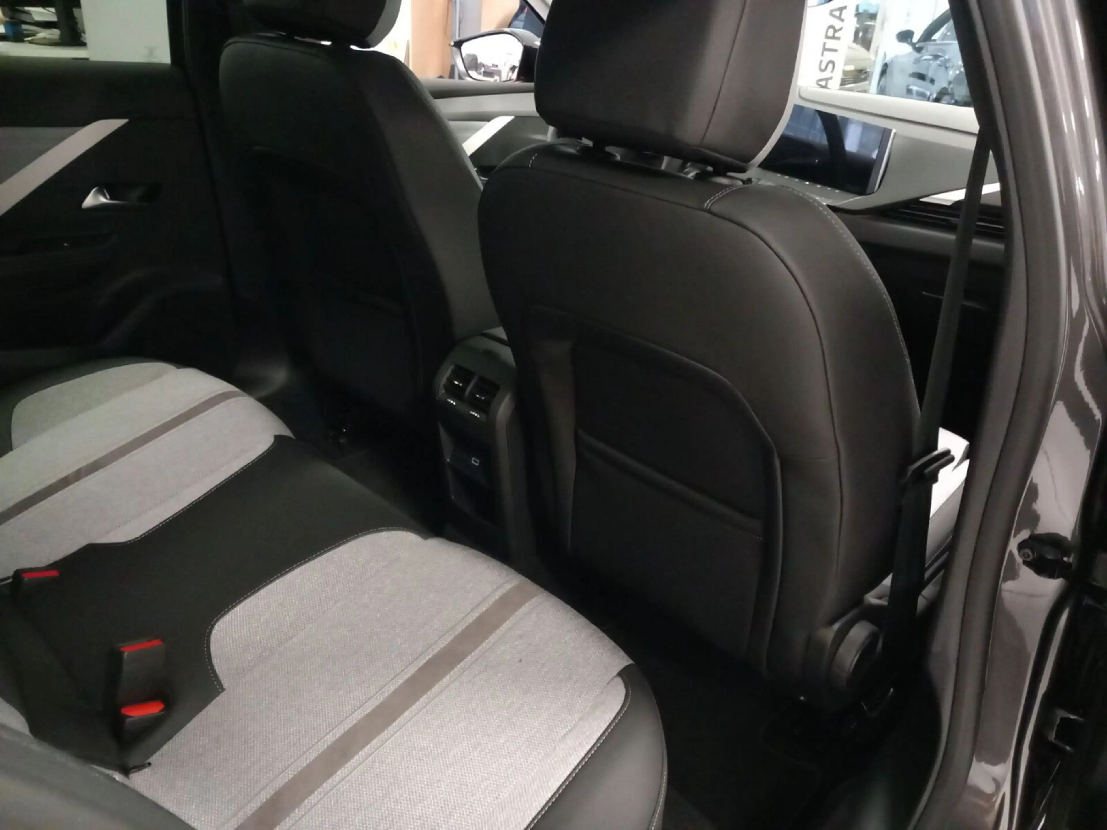 Opel Astra Elegance PHEV 1.6T 133kW, *PDC*RFK*LED* — photo 14