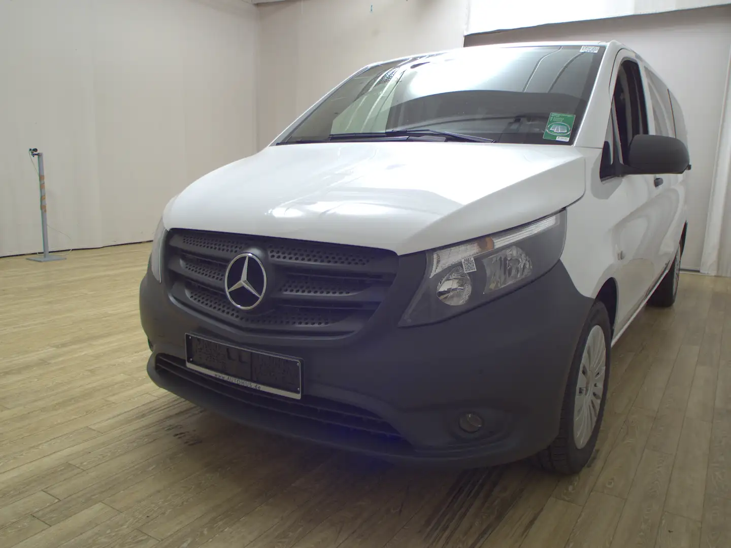 Mercedes-Benz Vito Tourer extralang 114 CDI 8-Sitze Navi StHzg Weiß - 2