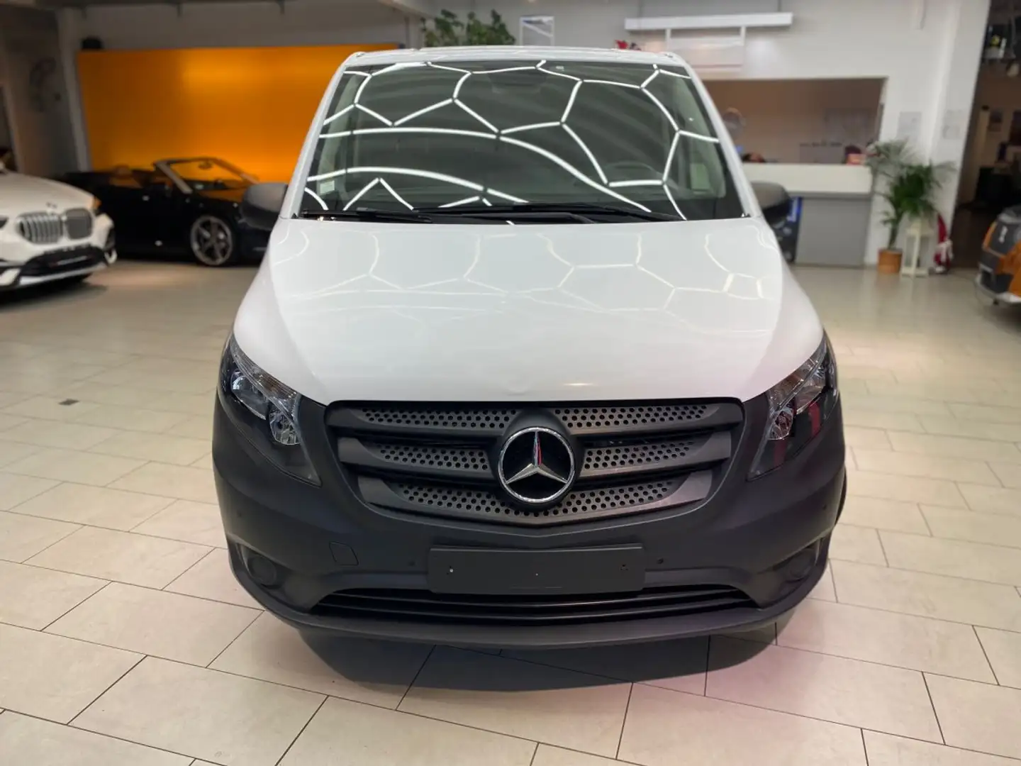 Mercedes-Benz Vito 119 CDI BlueTEC lang Automatik Tempomat Klima PDC Weiß - 2