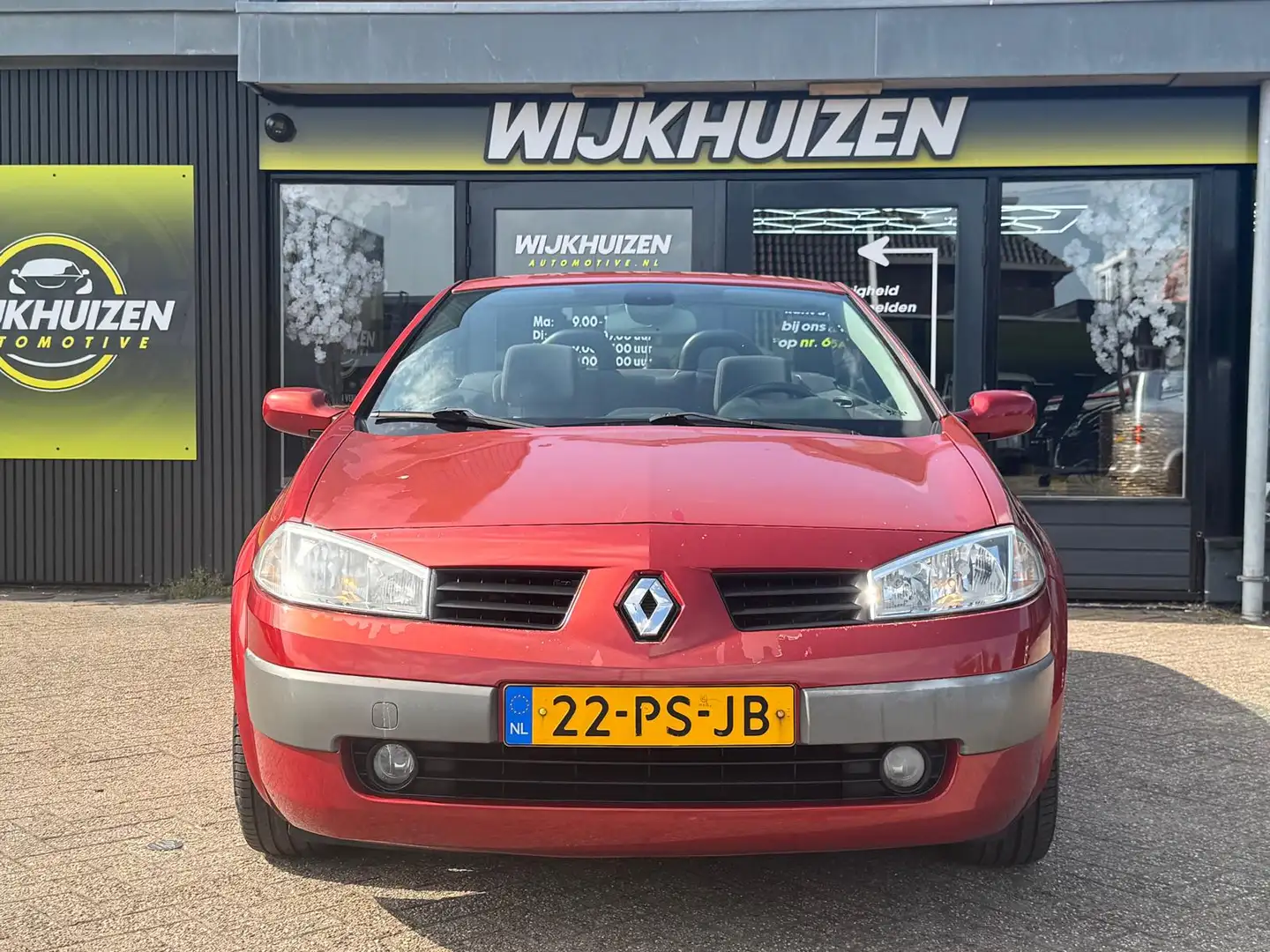 Renault Megane Coupé-Cabriolet 2.0-16V Privilège Luxe Automaat me Red - 2
