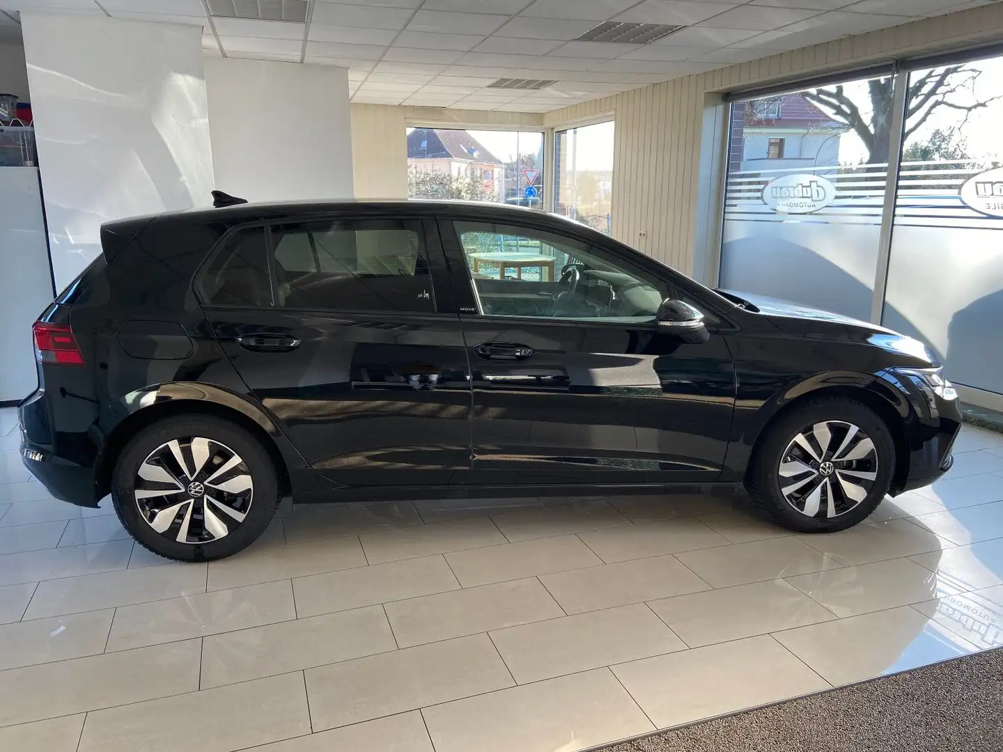 Volkswagen Golf VIII  Move Navi. schwenkb.AHK Schwarz - 1
