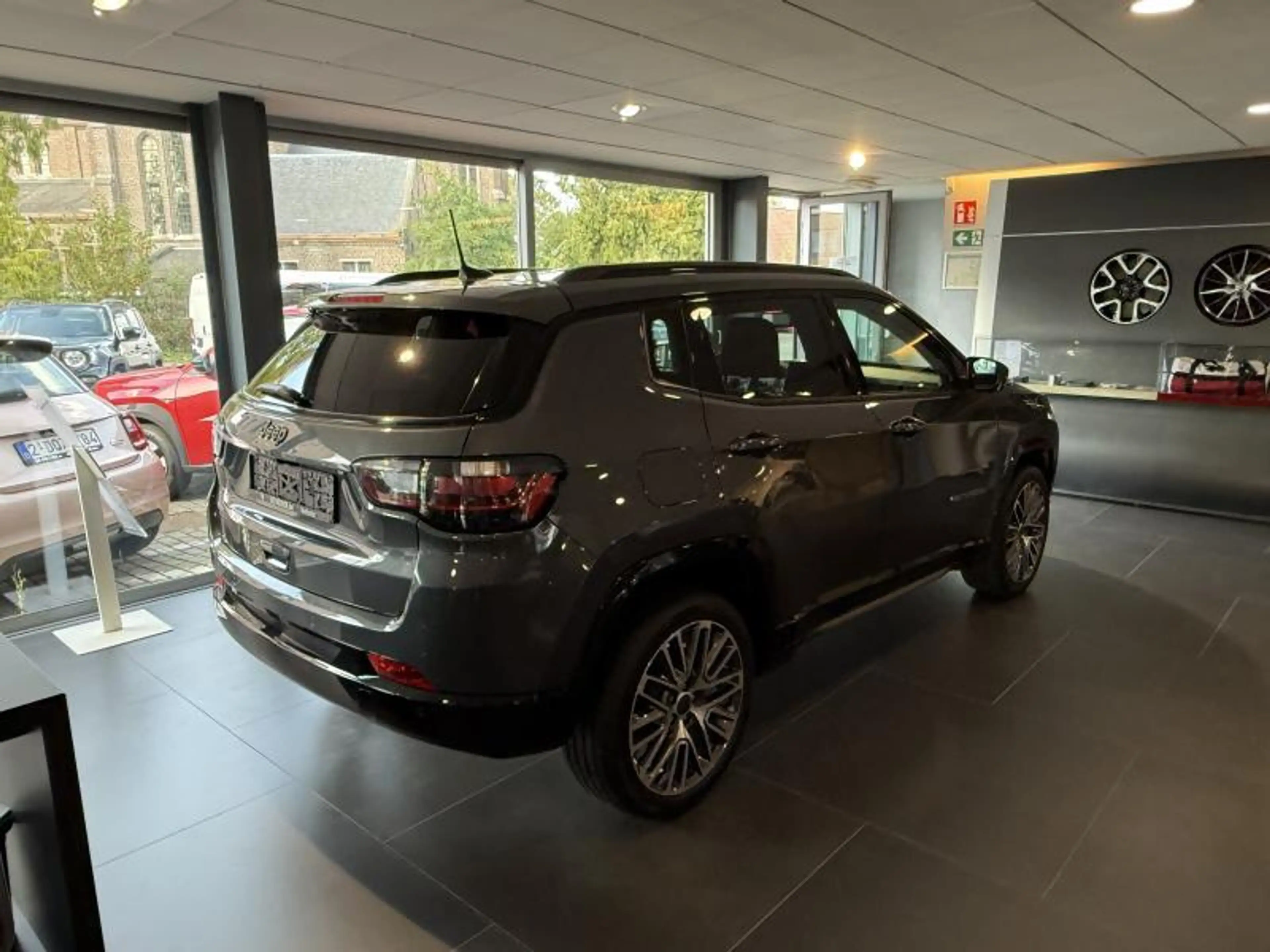 Jeep Compass 26500€  SUMMIT — photo 3