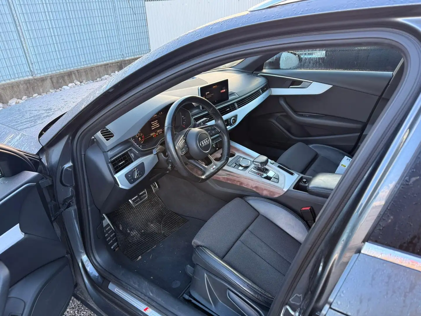 Audi A4 Avant 40 2.0tdi Sport 190cv s-tr S-Line in arrivo Grigio - 2