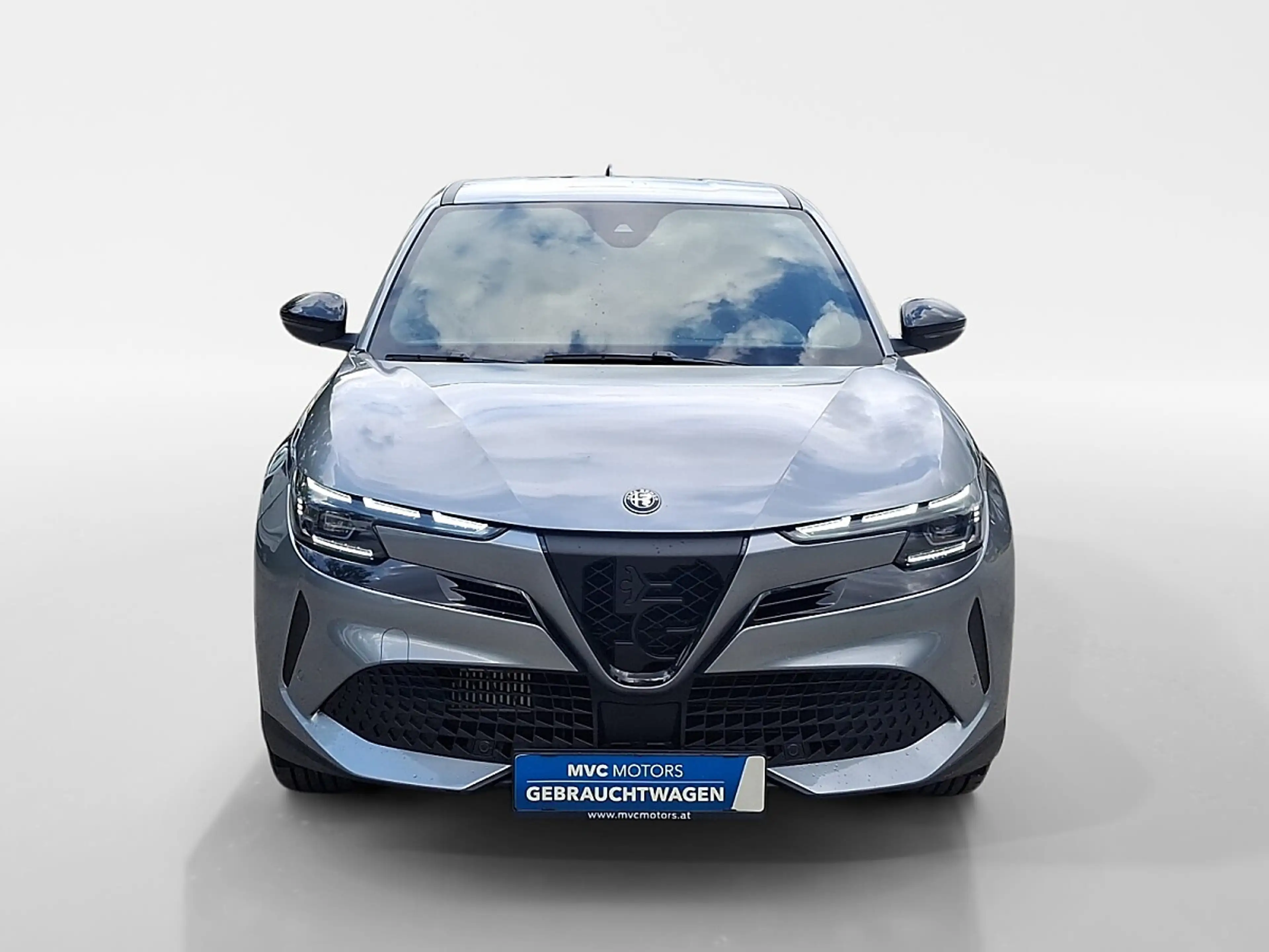 Alfa Romeo Junior Ibrida Speciale 1.2 MHEV e-DCT6 — photo 2