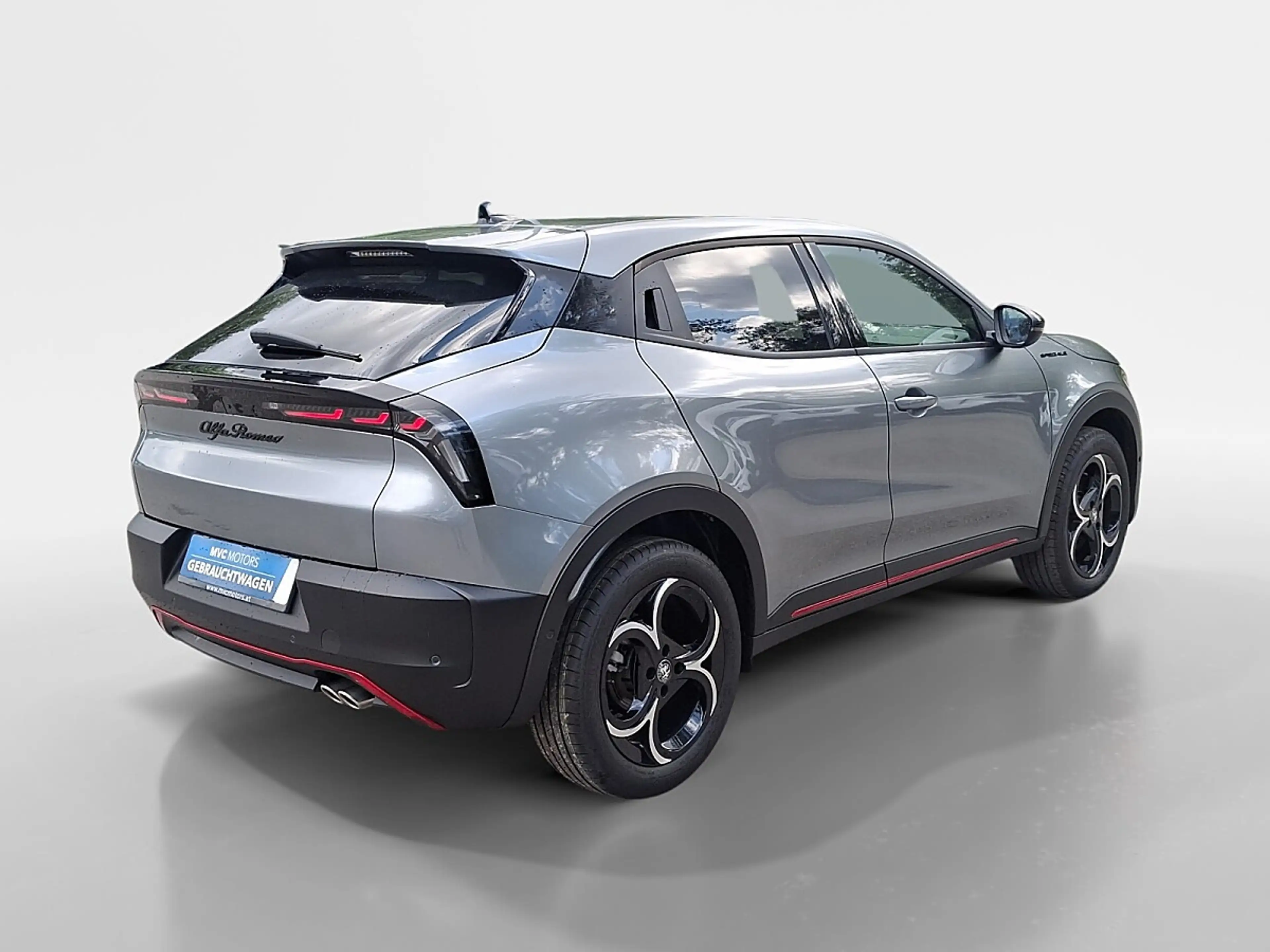 Alfa Romeo Junior Ibrida Speciale 1.2 MHEV e-DCT6 — photo 8