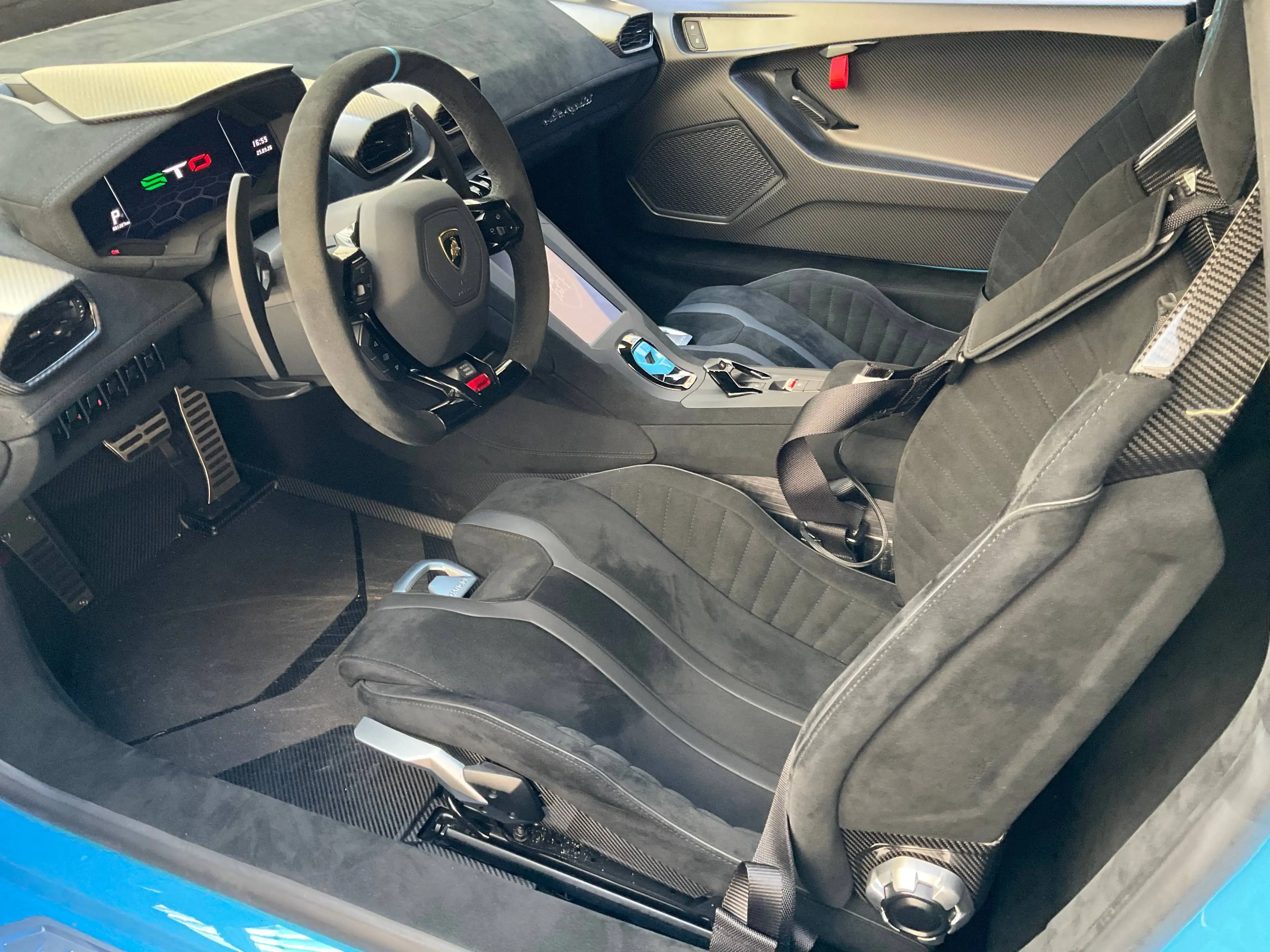 Lamborghini Huracán STO 1.owner deutsche Auslieferung rare Blue Cepheus only 1200Km — photo 24