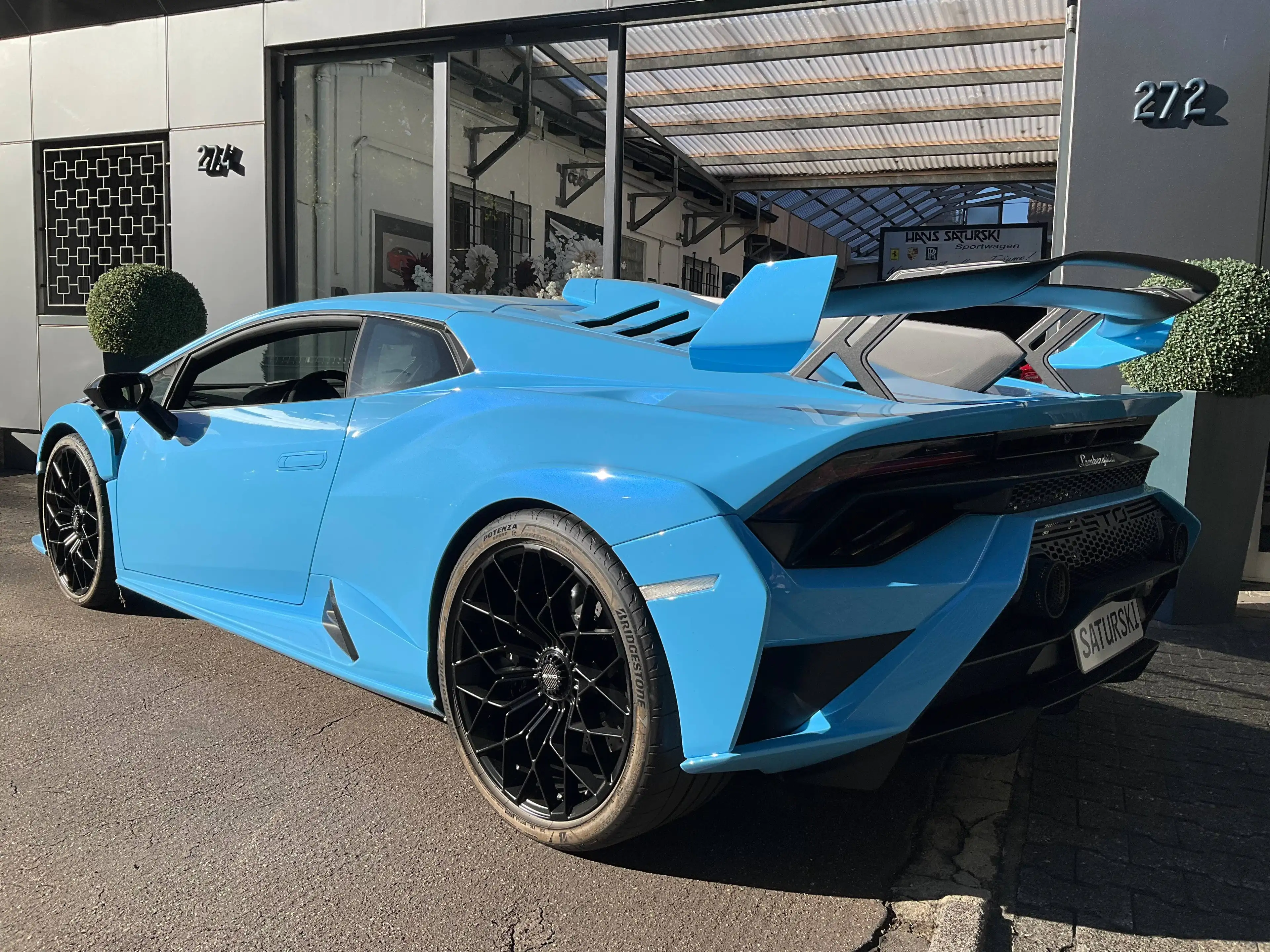 Lamborghini Huracán STO 1.owner deutsche Auslieferung rare Blue Cepheus only 1200Km — photo 14