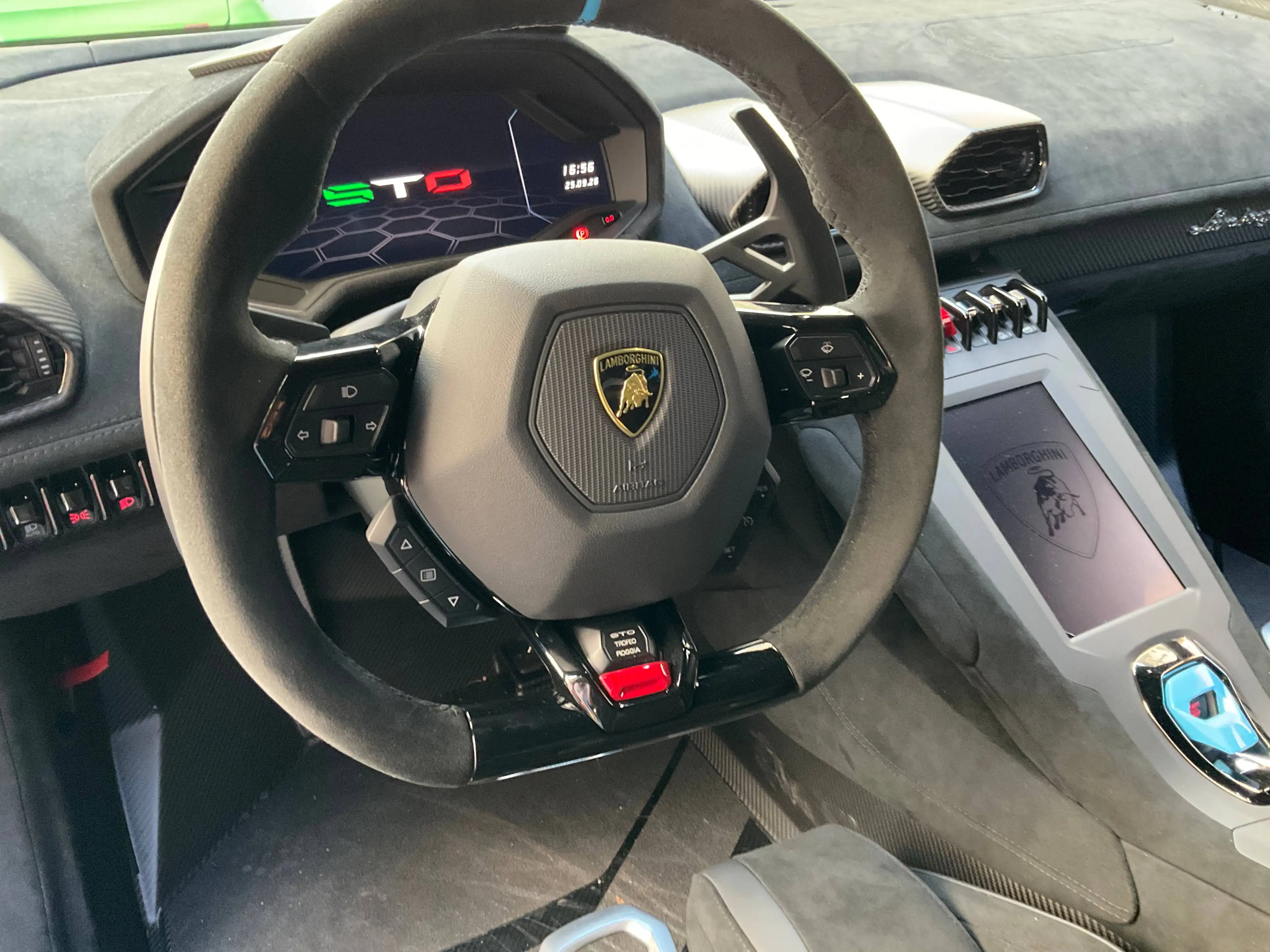 Lamborghini Huracán STO 1.owner deutsche Auslieferung rare Blue Cepheus only 1200Km — photo 26