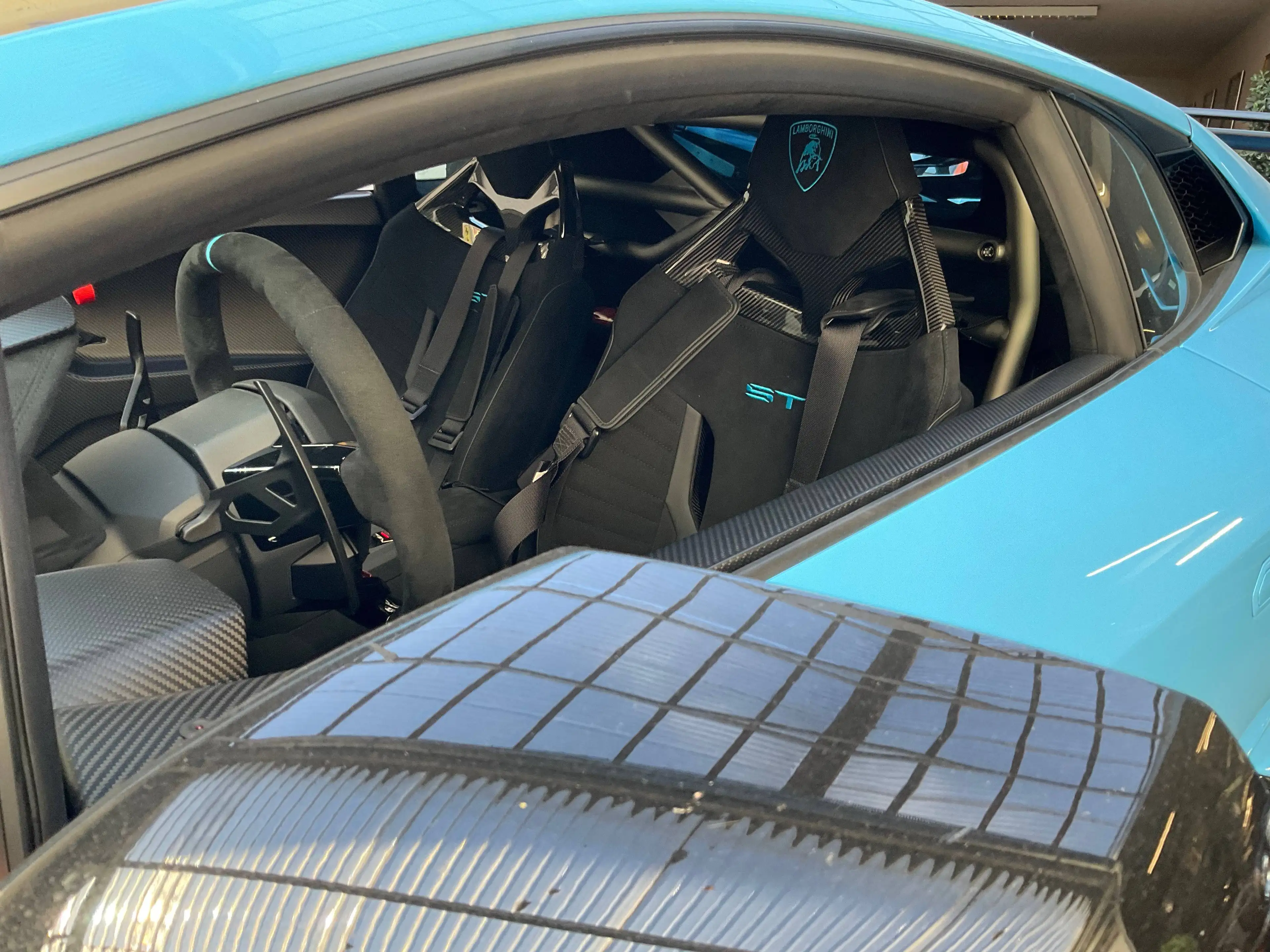 Lamborghini Huracán STO 1.owner deutsche Auslieferung rare Blue Cepheus only 1200Km — photo 3