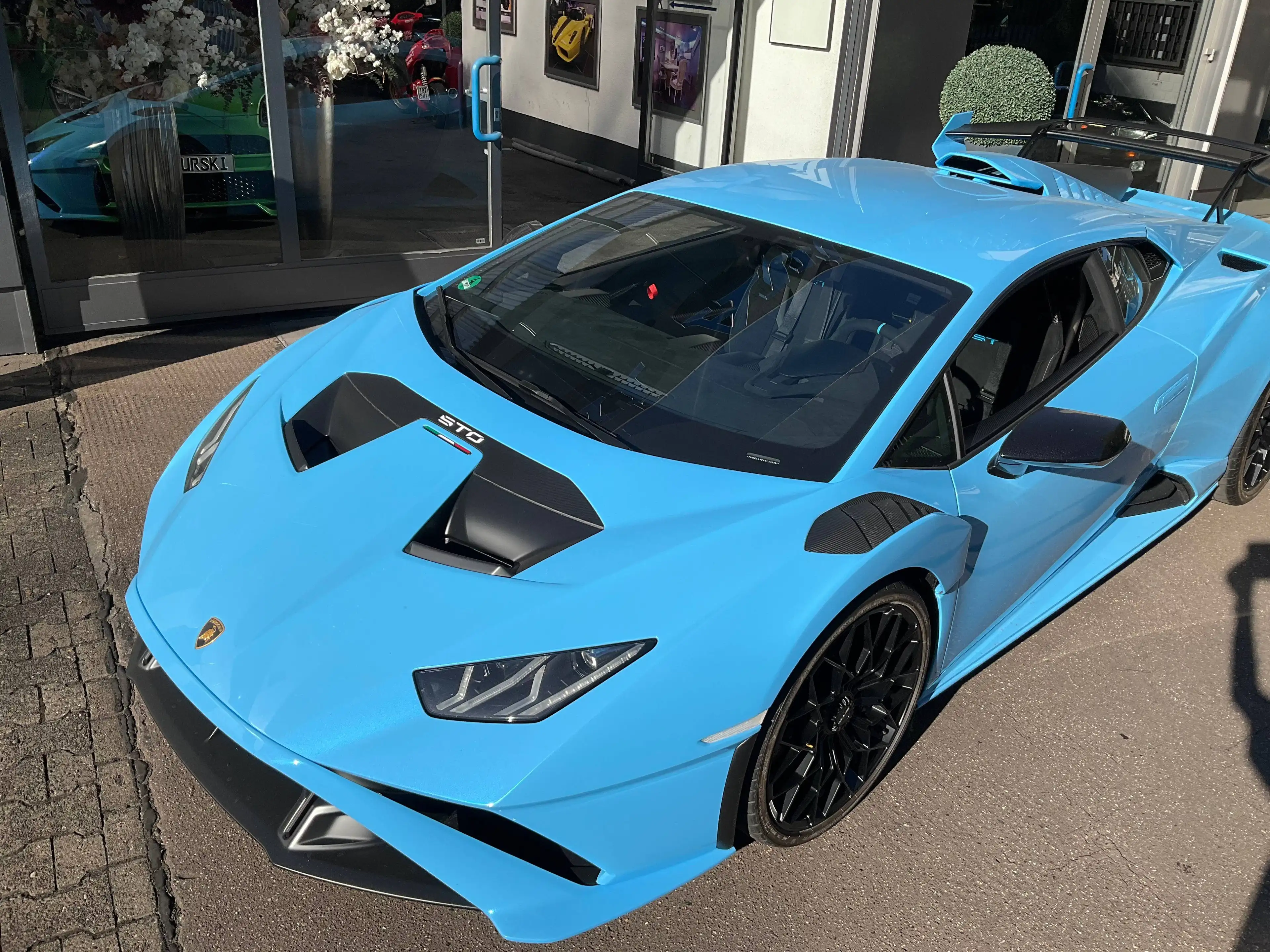 Lamborghini Huracán STO 1.owner deutsche Auslieferung rare Blue Cepheus only 1200Km — photo 13
