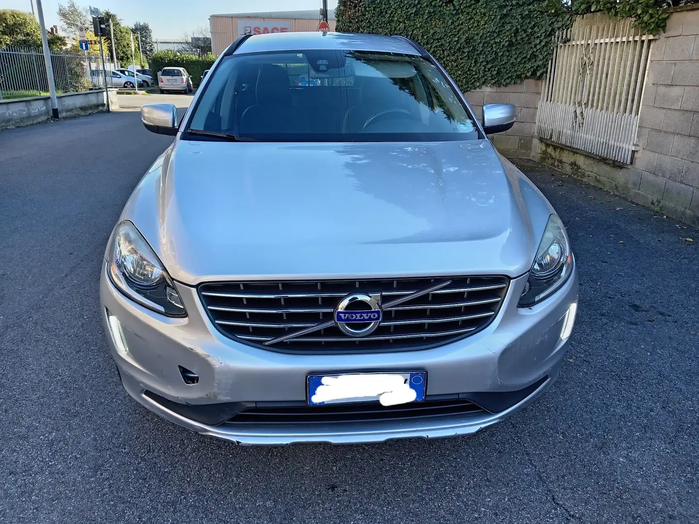 Volvo XC60 2.0 d4 Momentum 181cv geartronic Unicopropietario Argent - 2