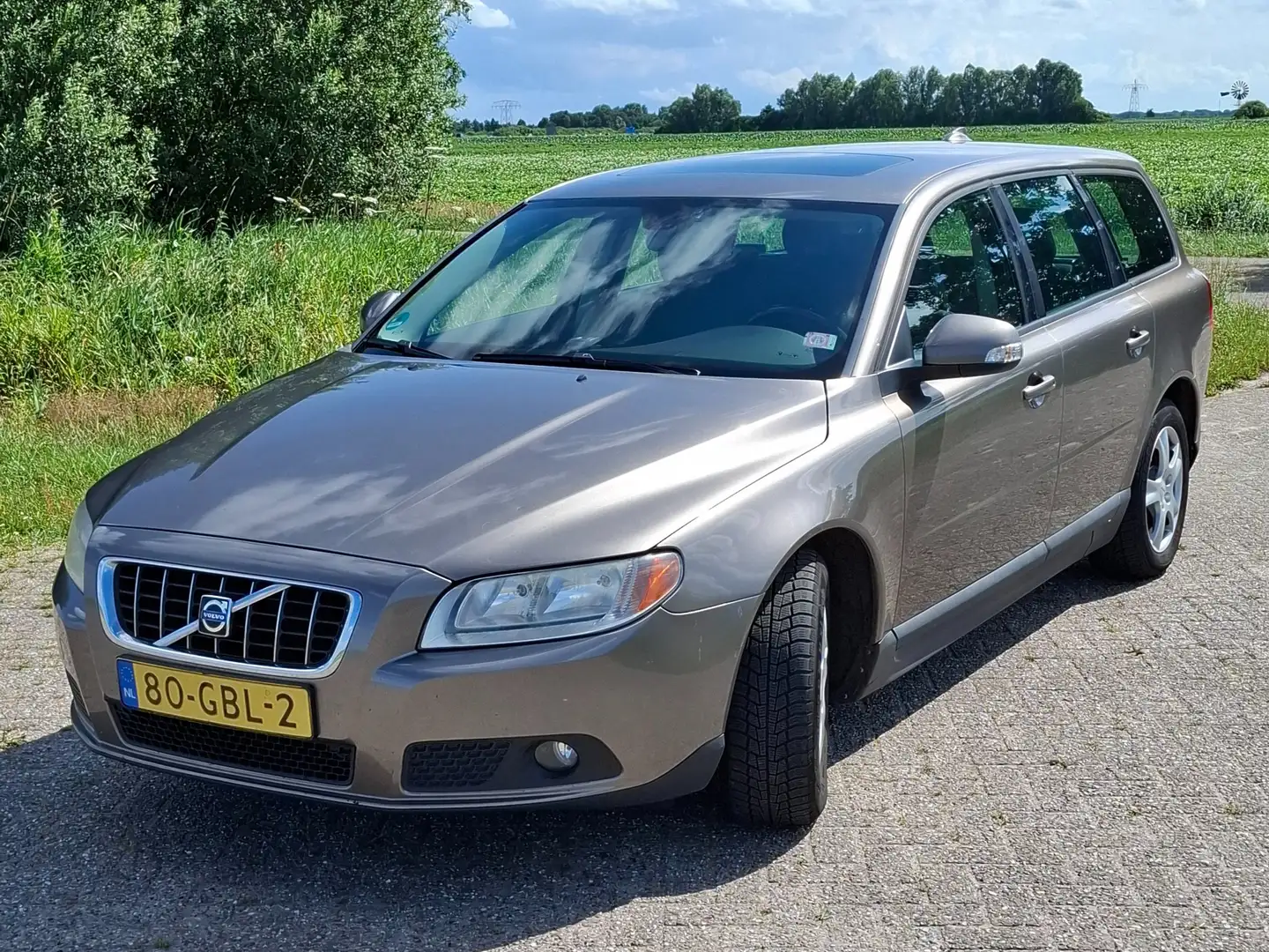Volvo V70 V70 2.0D Momentum Bronzová - 1