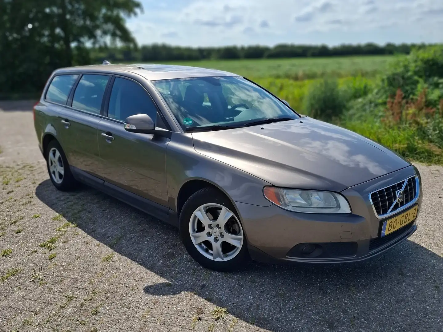 Volvo V70 V70 2.0D Momentum Bronzová - 2