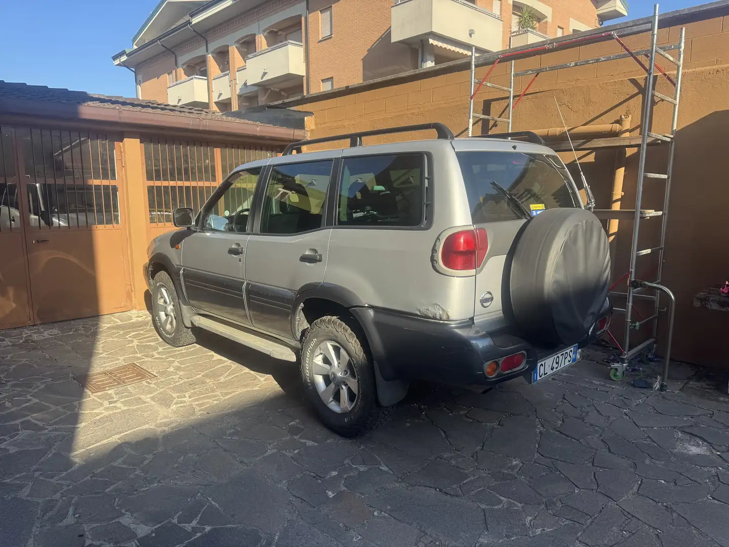 Nissan Terrano 5p 3.0 dit Sport commercial - 1
