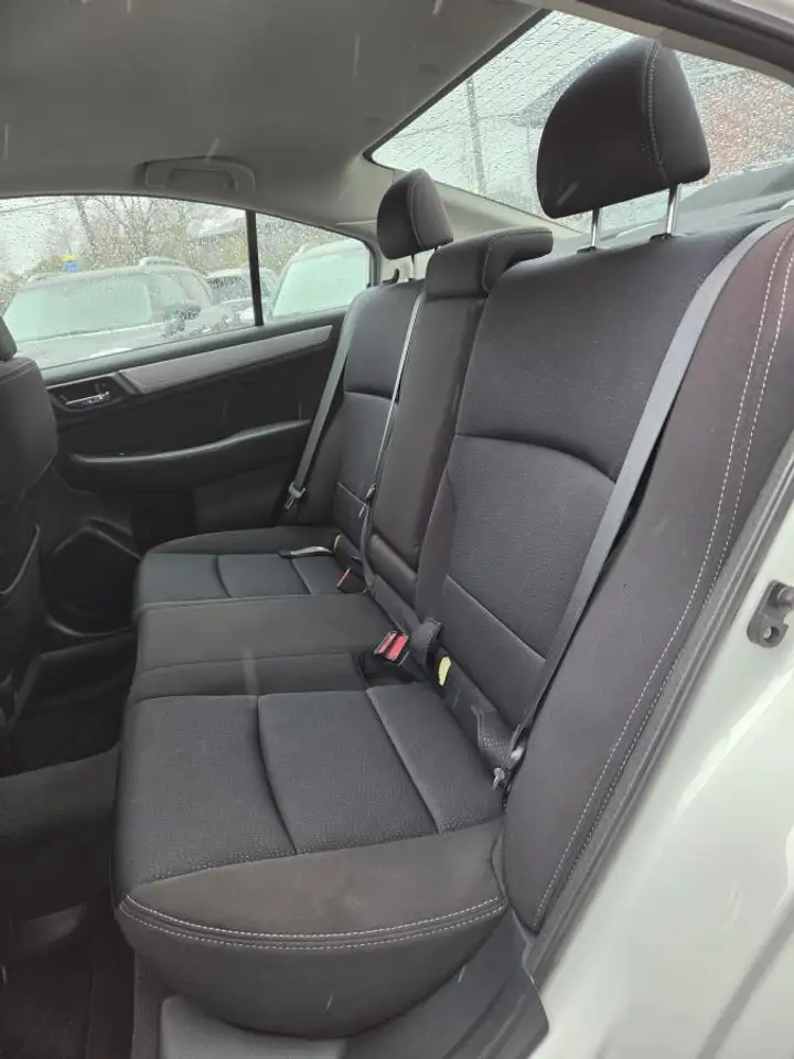 Subaru Legacy снимка Subaru Legacy