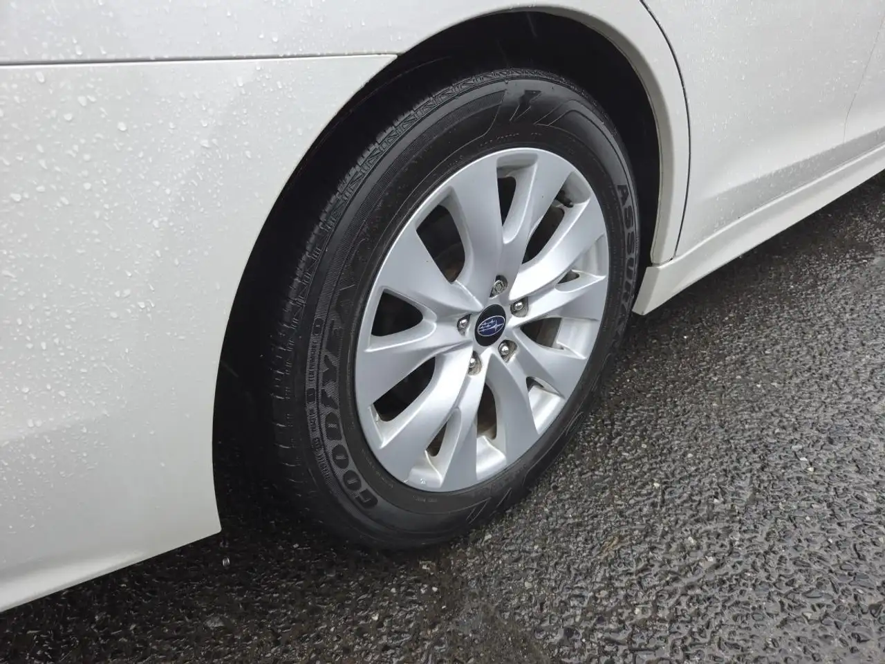 Subaru Legacy снимка Subaru Legacy