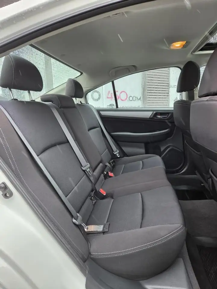 Subaru Legacy снимка Subaru Legacy