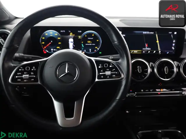 Mercedes-Benz GLB view 15