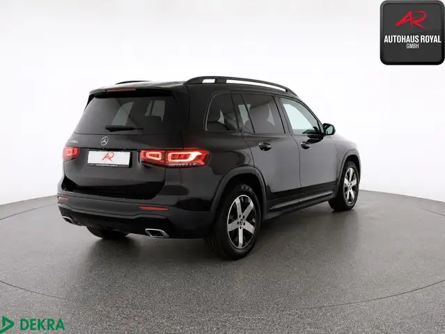 Mercedes-Benz GLB view 4