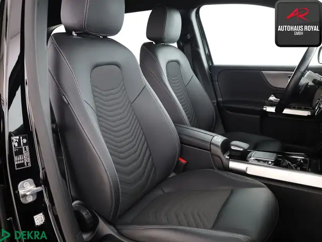 Mercedes-Benz GLB view 11