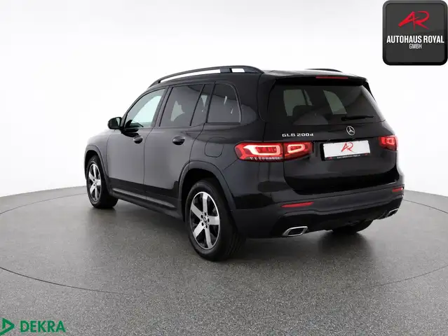 Mercedes-Benz GLB view 3