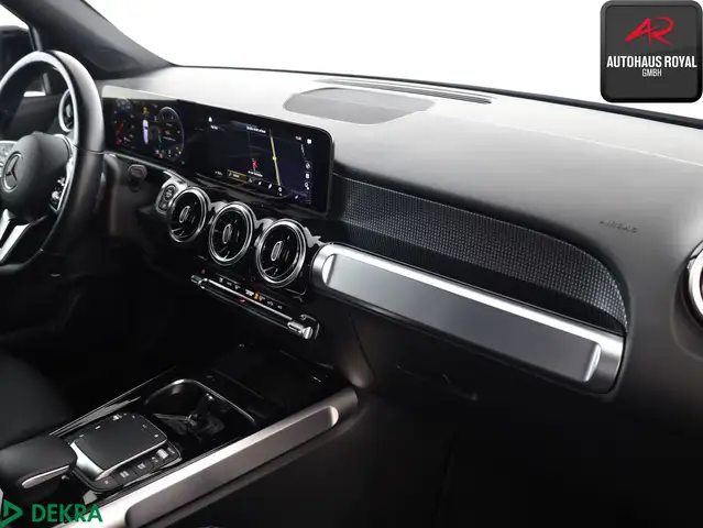 Mercedes-Benz GLB view 10