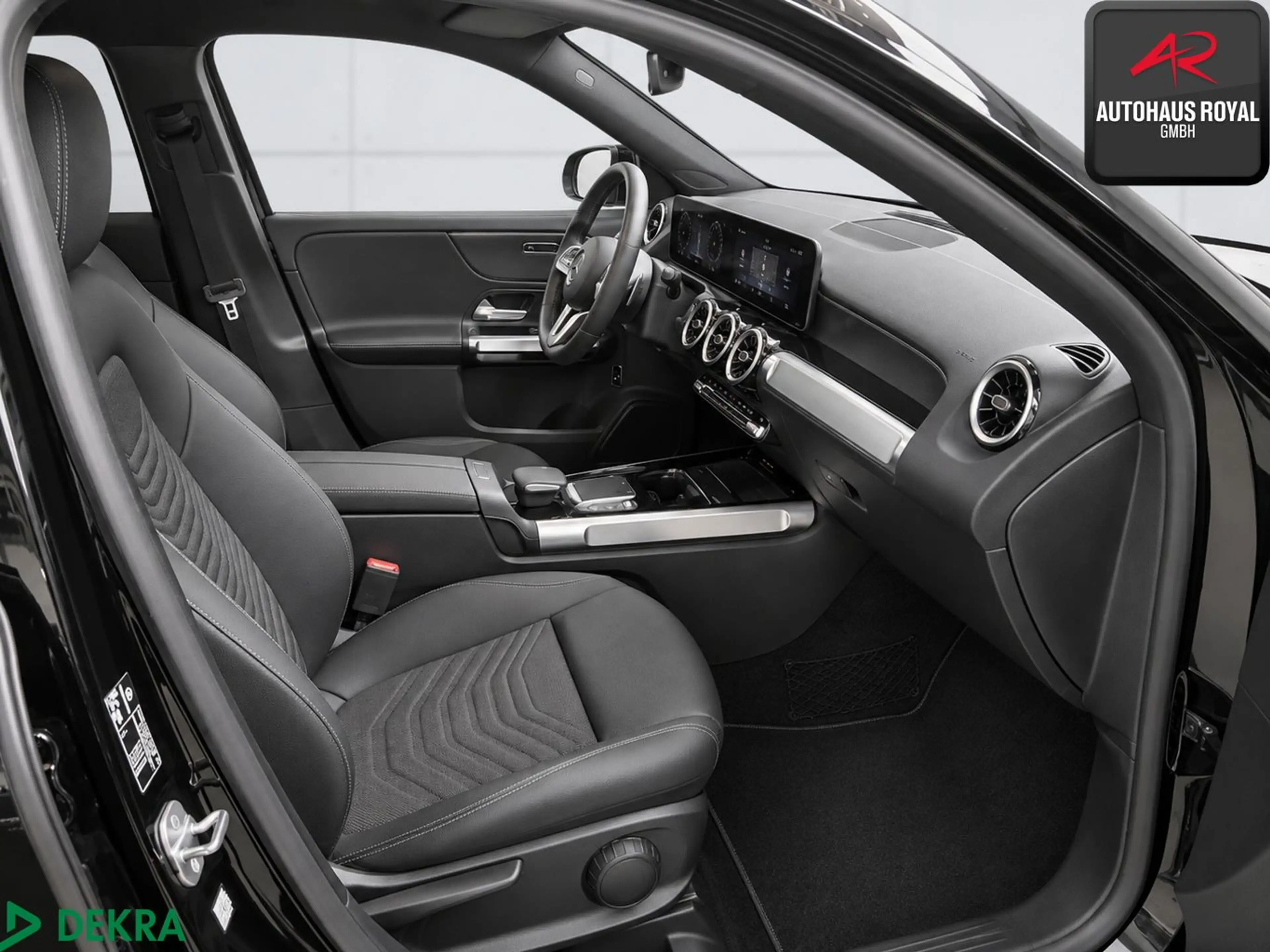 Mercedes-Benz GLB 200 d PROGRESSIVE NIGHT,WIDE,KAMERA,CARPLAY — photo 2
