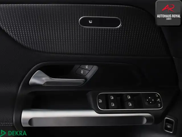 Mercedes-Benz GLB view 14