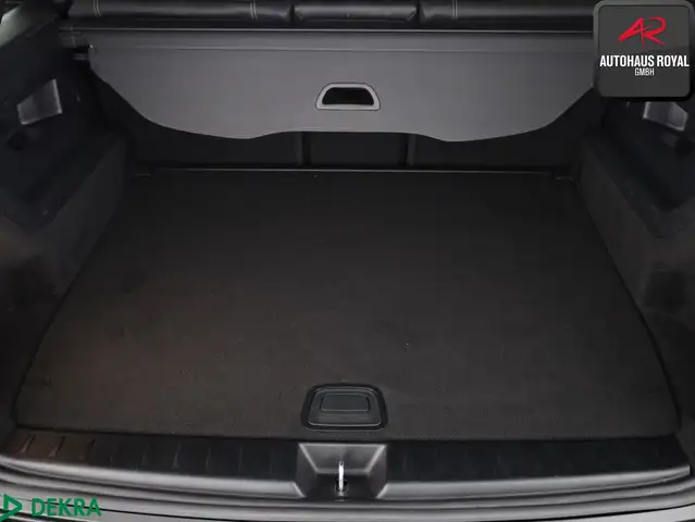 Mercedes-Benz GLB view 13