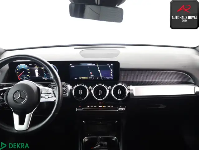 Mercedes-Benz GLB view 9
