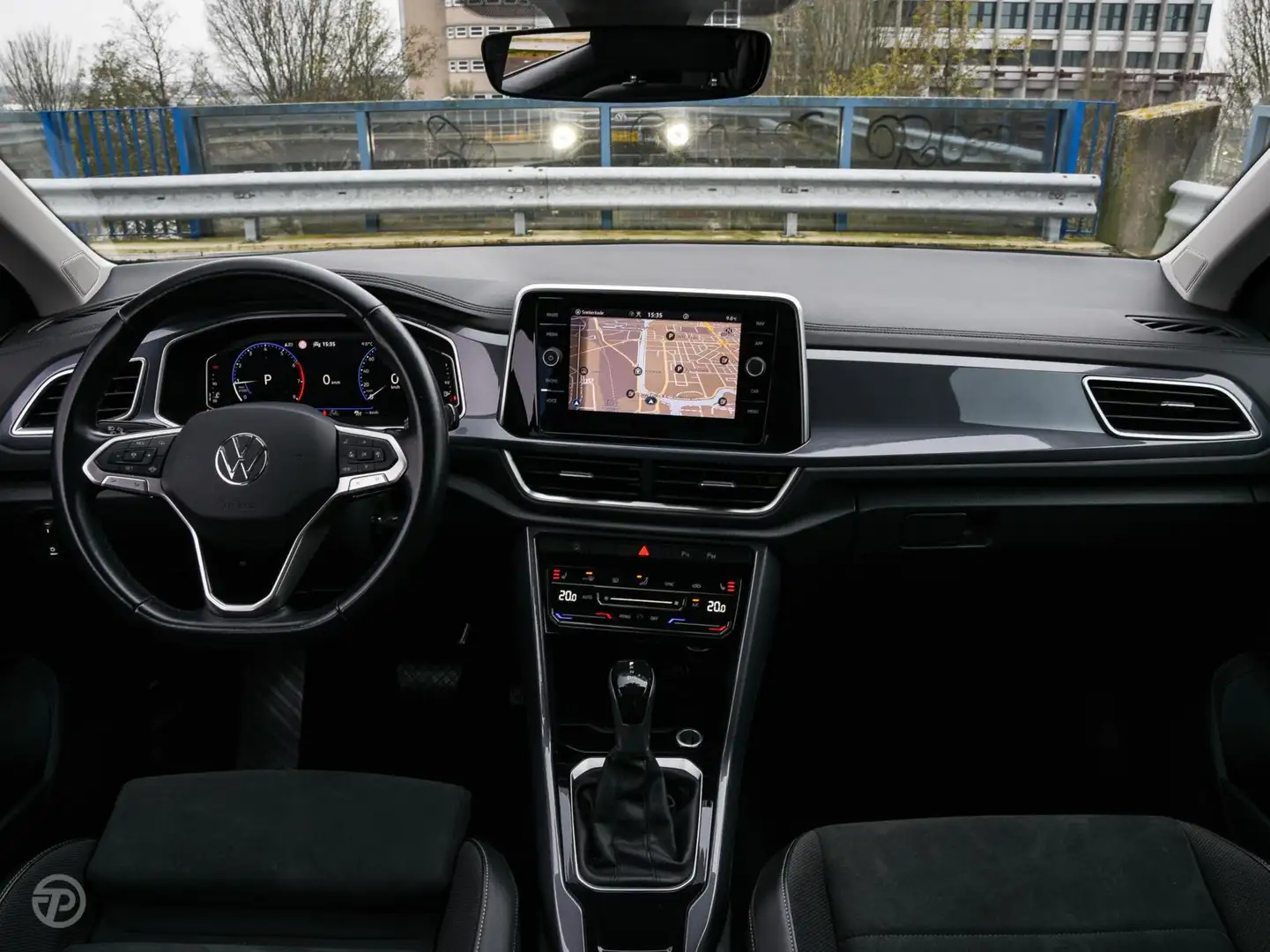 Volkswagen T-Roc 1.5 TSI 150 PK DSG Style Navigatie IQ Light Camera Noir - 2