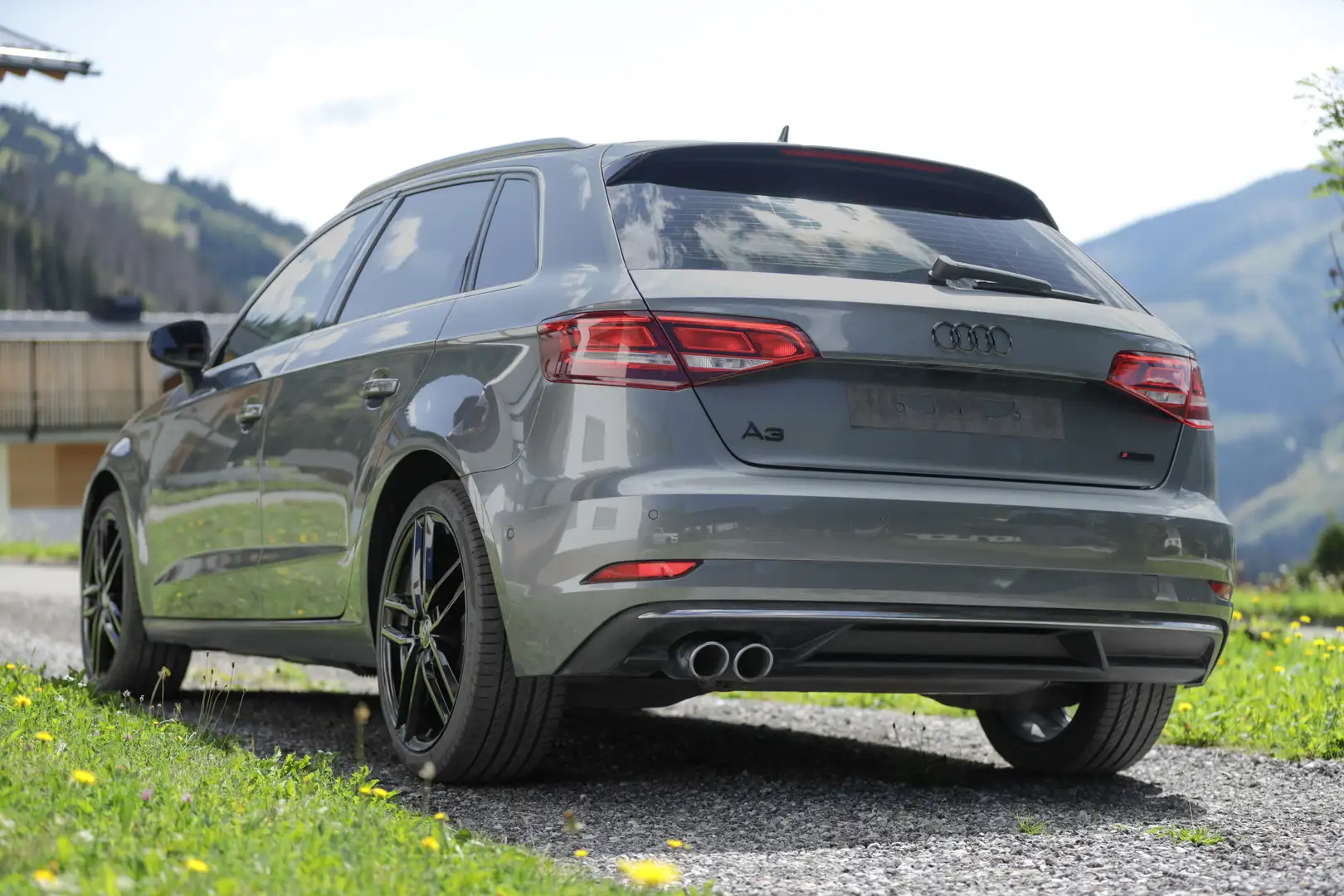 Audi A3 SB 2,0 TDI Grau - 2