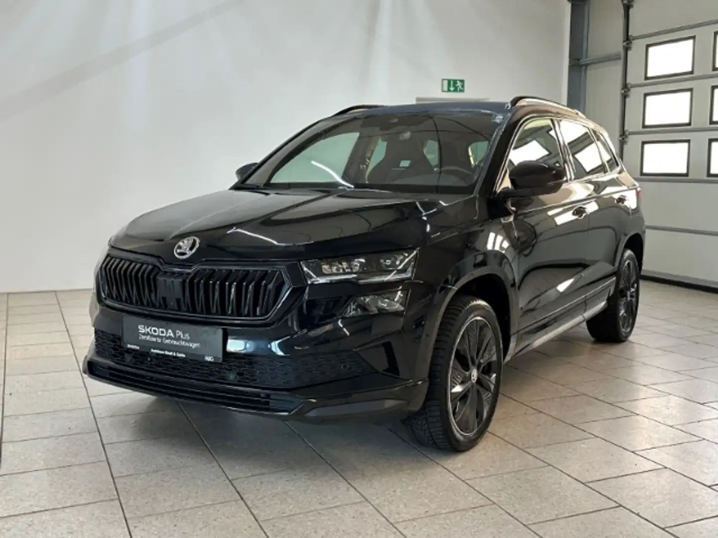 Skoda Karoq 1.5 TSI DSG Sportline Navi ACC 360° Matrix Schwarz - 2