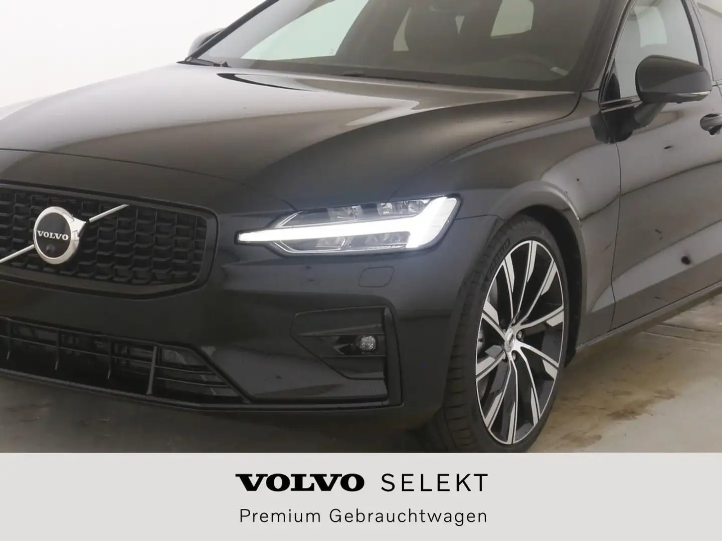 Volvo V60 Kombi Plus Dark*AHZV*20 Zoll*Schiebedach Schwarz - 2