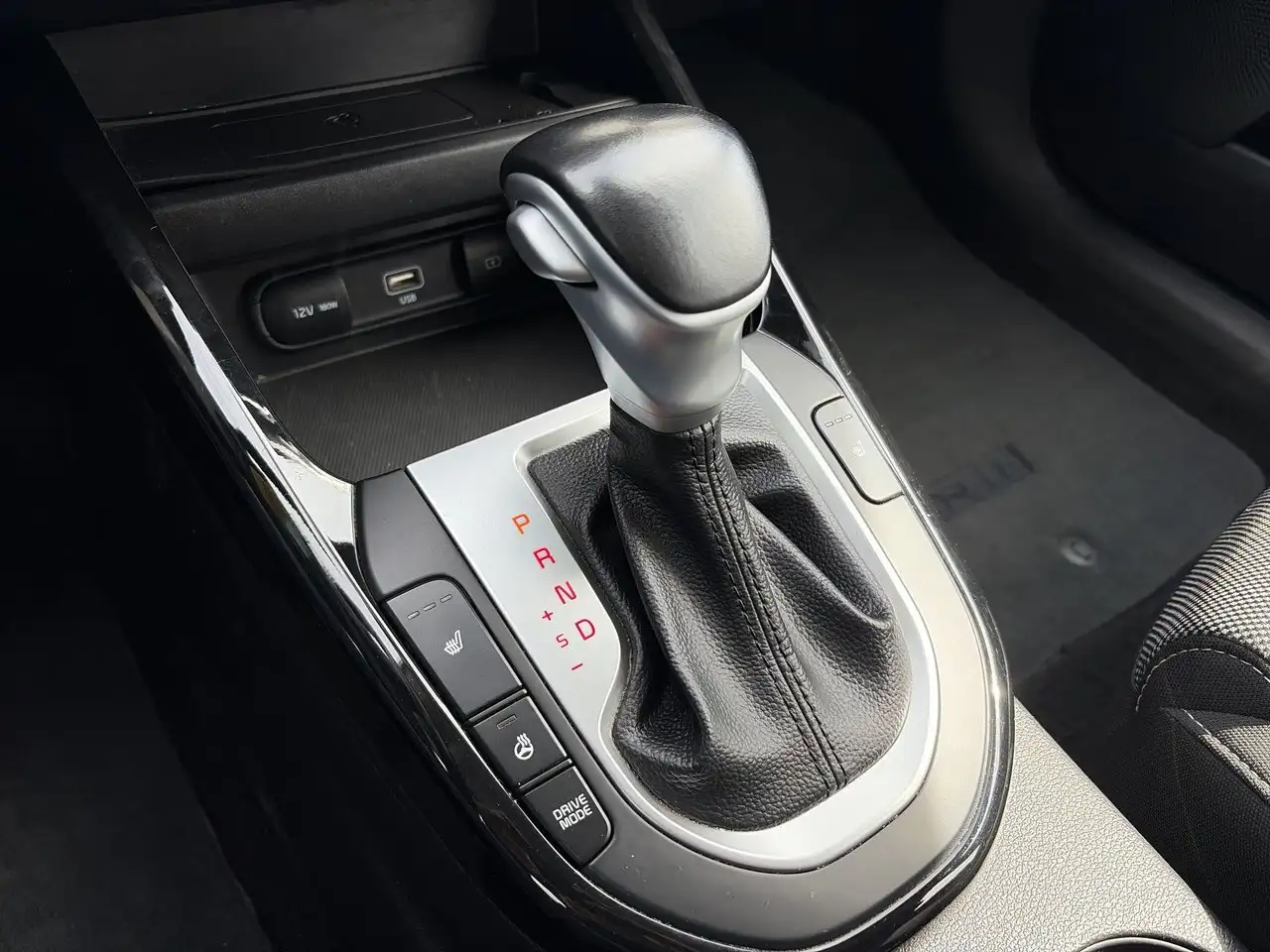 Kia Forte снимка Kia Forte
