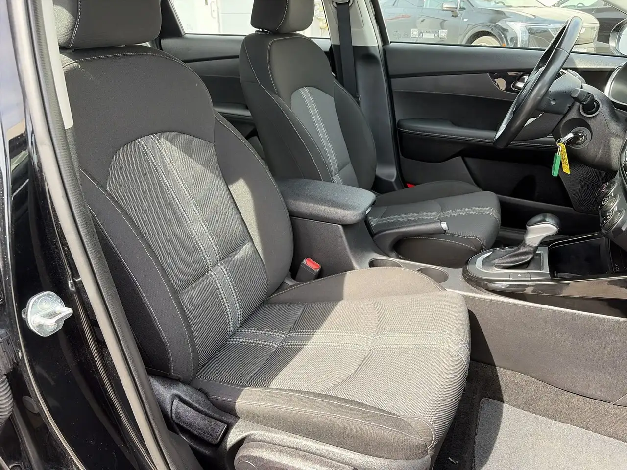 Kia Forte снимка Kia Forte