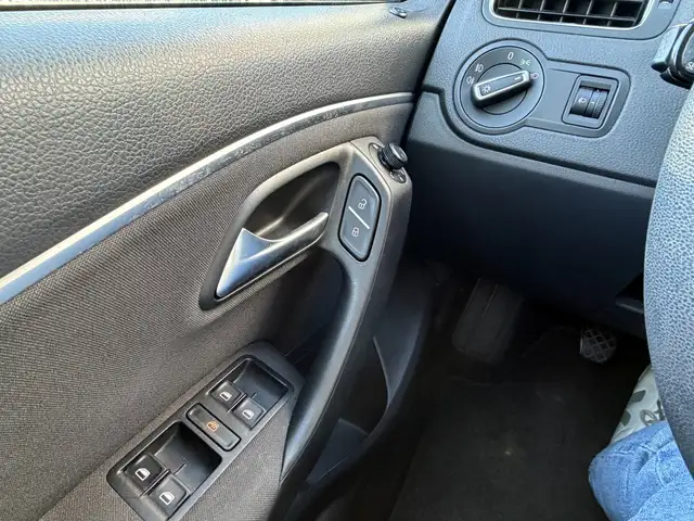 Volkswagen Polo view 7